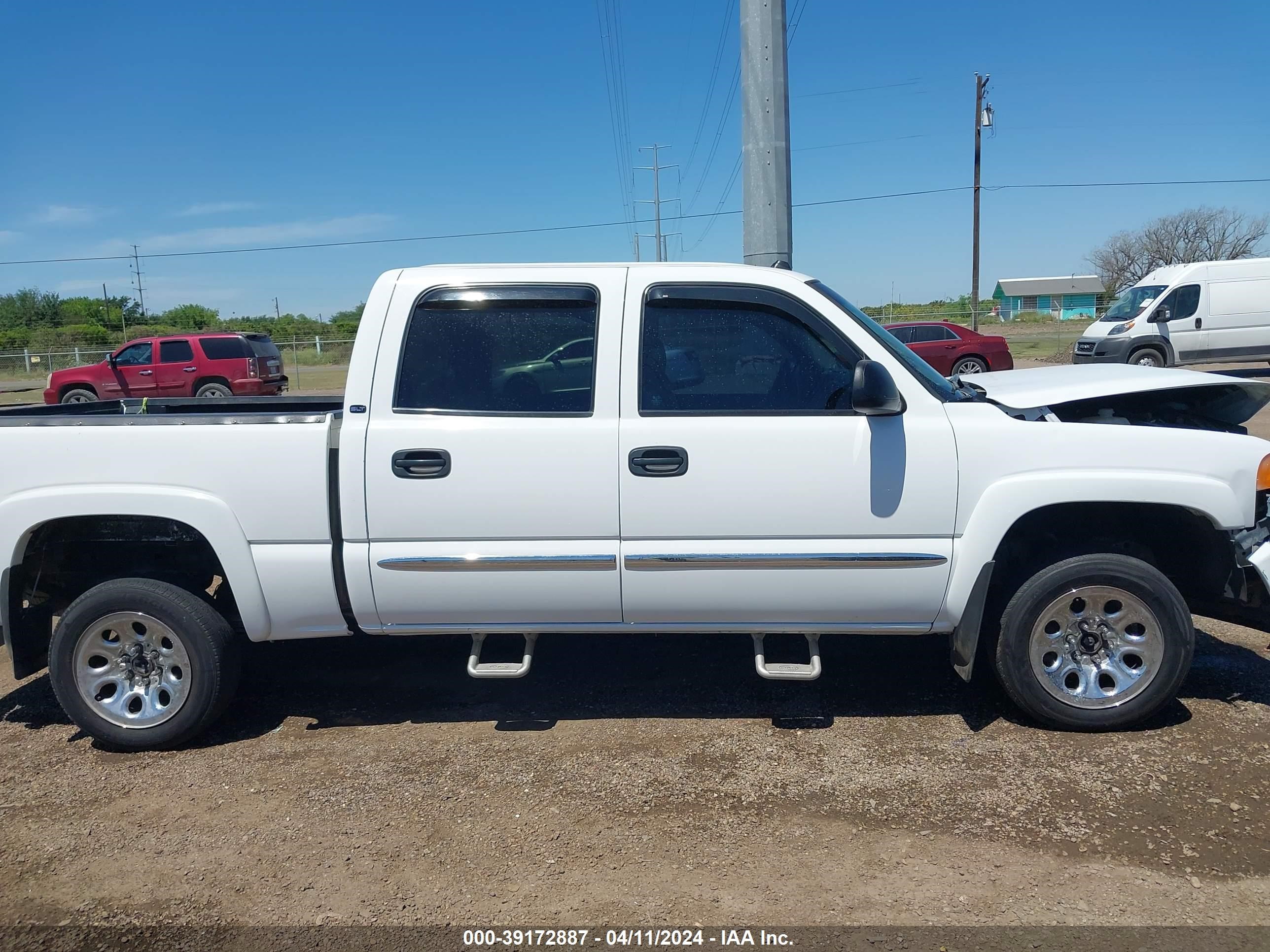 Photo 12 VIN: 2GTEK13T751254201 - GMC SIERRA 