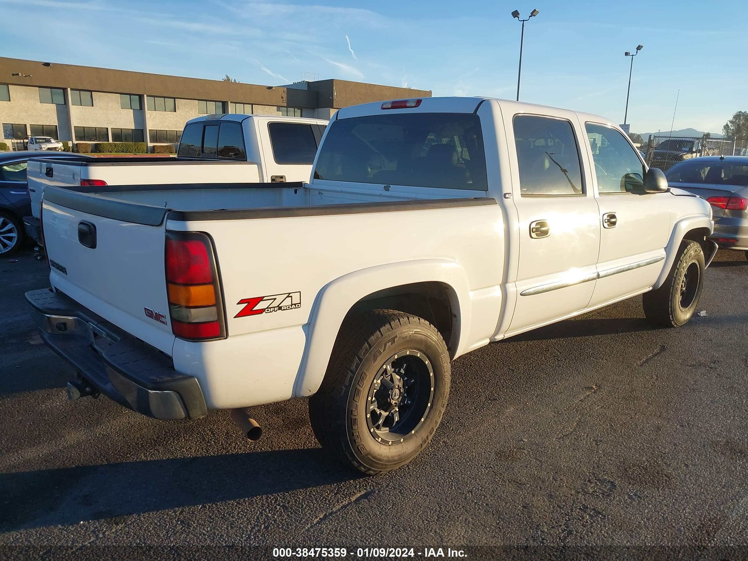 Photo 3 VIN: 2GTEK13T751393664 - GMC SIERRA 