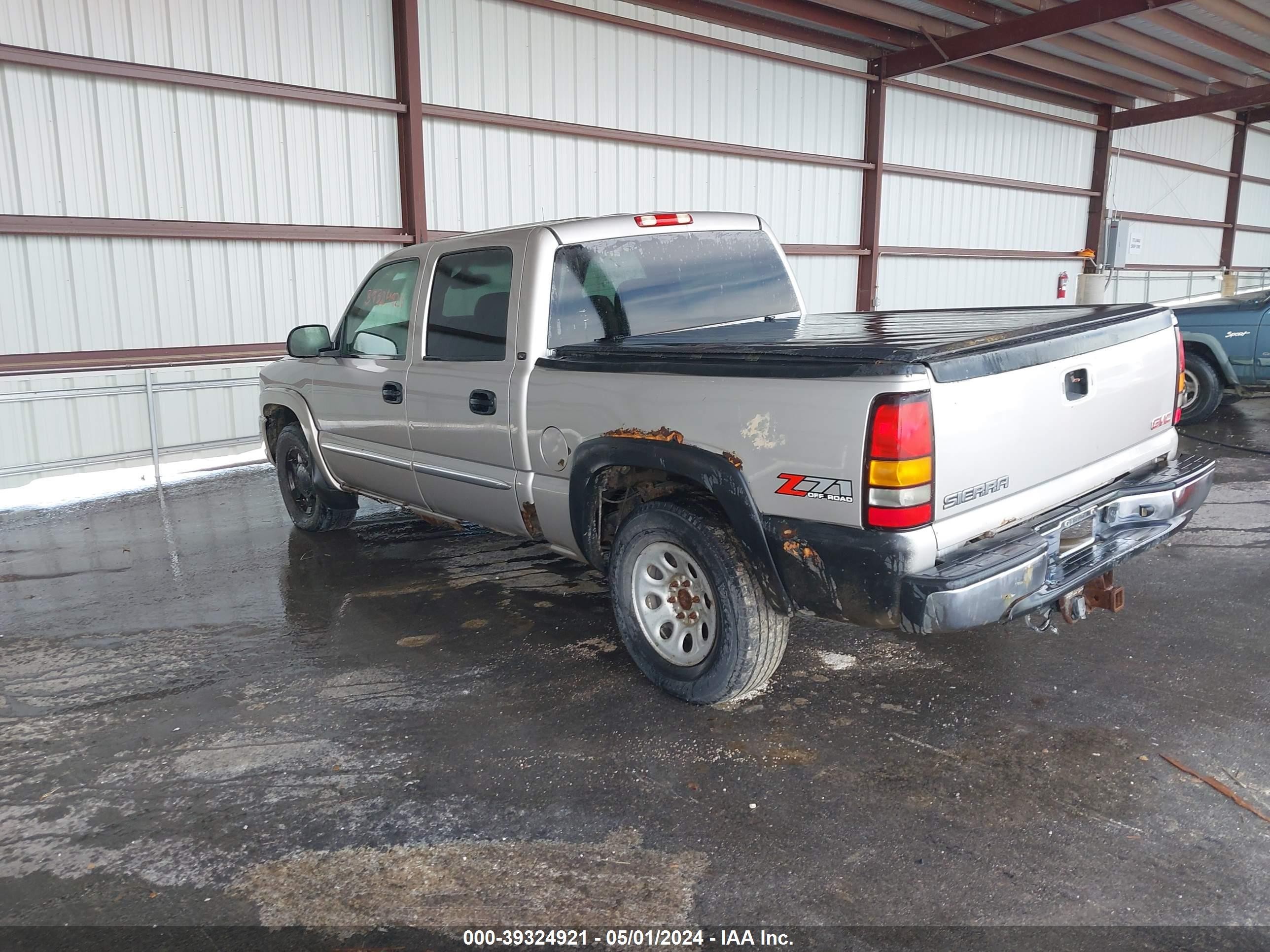 Photo 2 VIN: 2GTEK13T851266227 - GMC SIERRA 