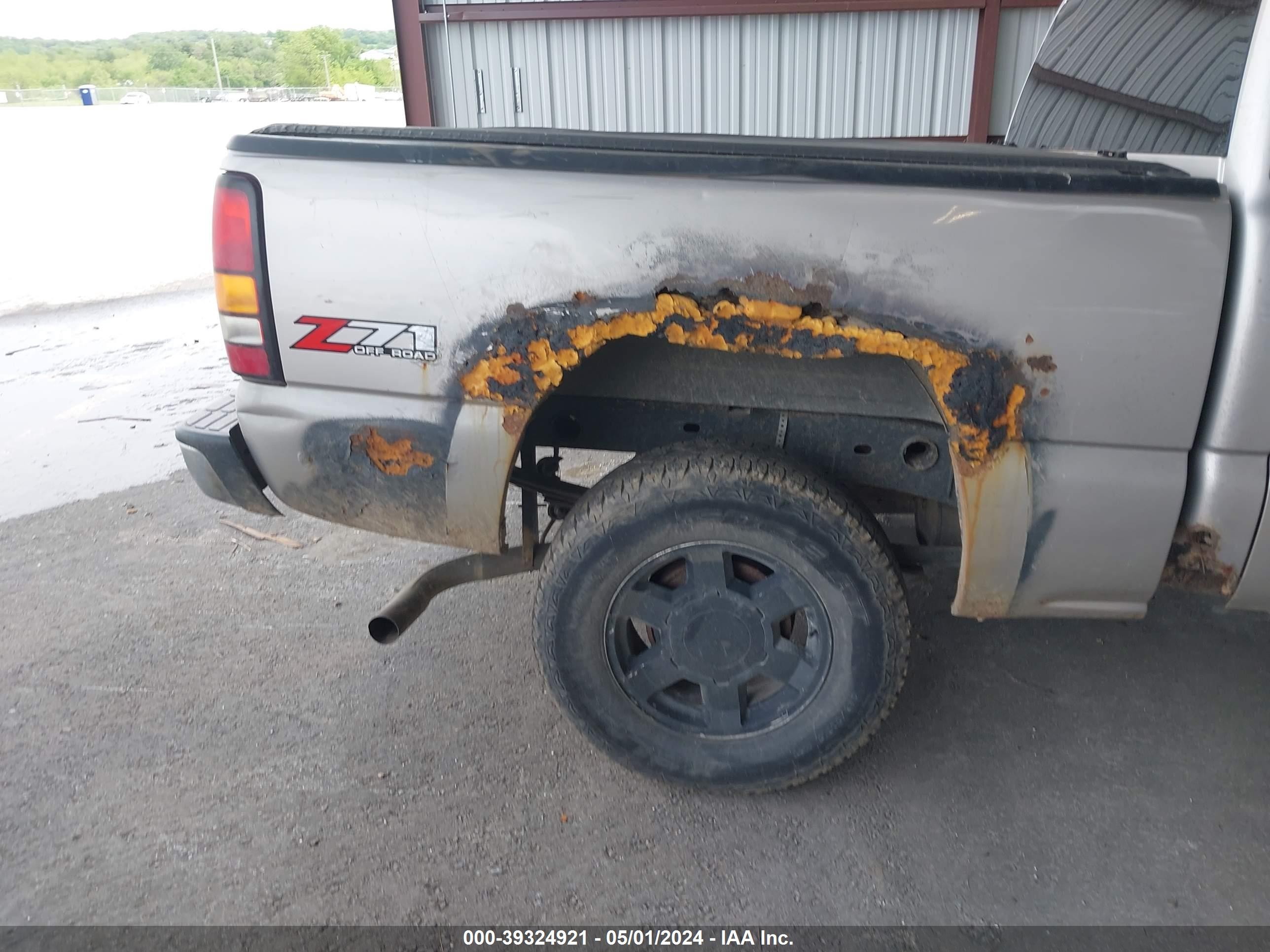 Photo 5 VIN: 2GTEK13T851266227 - GMC SIERRA 