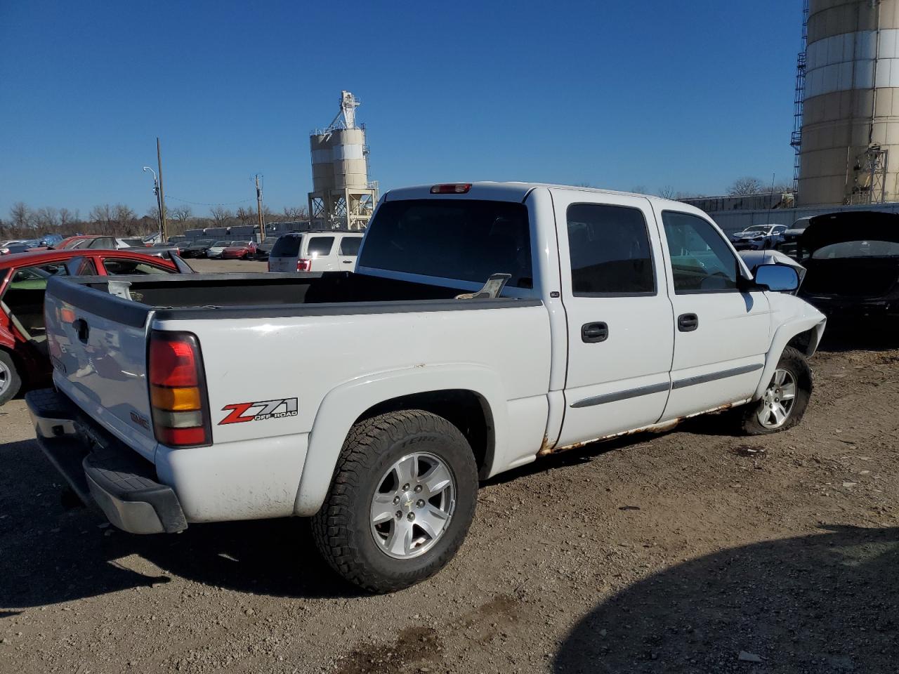 Photo 2 VIN: 2GTEK13T951220275 - GMC SIERRA 