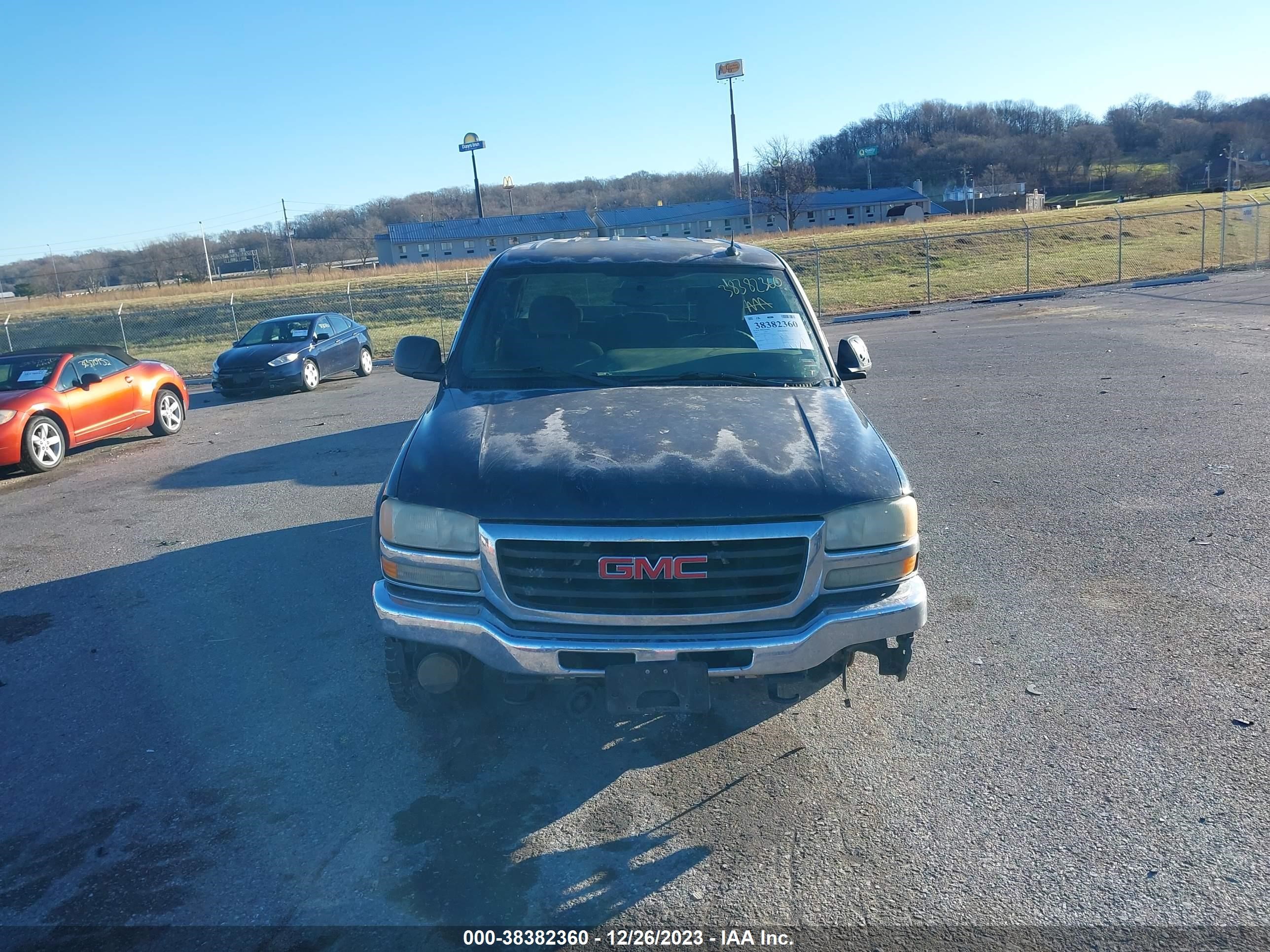 Photo 11 VIN: 2GTEK13TX51131752 - GMC SIERRA 