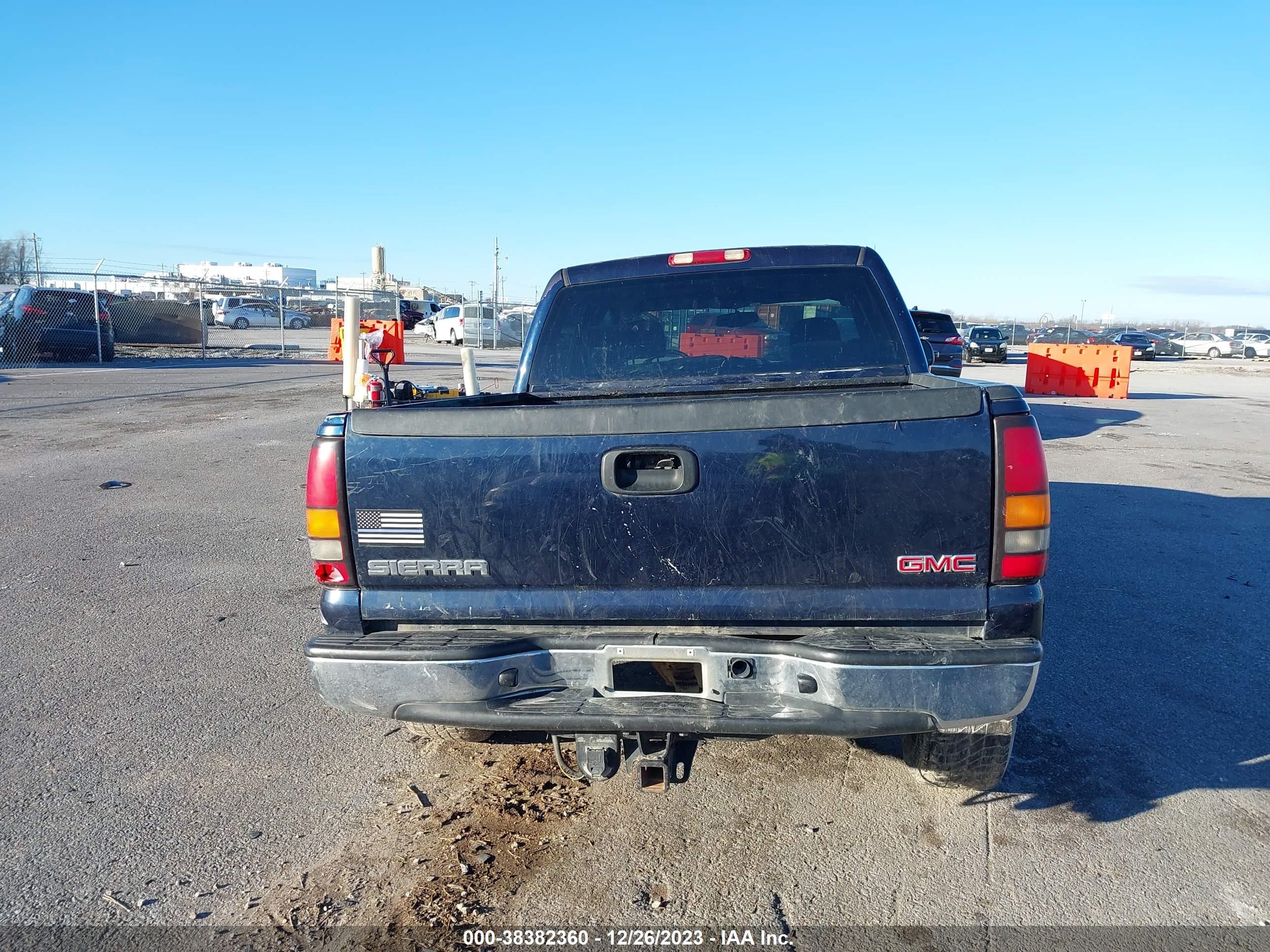 Photo 15 VIN: 2GTEK13TX51131752 - GMC SIERRA 