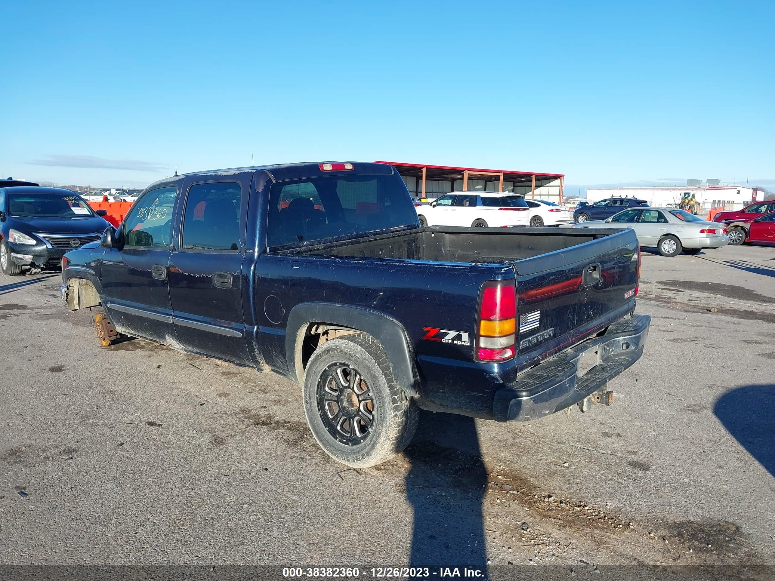 Photo 2 VIN: 2GTEK13TX51131752 - GMC SIERRA 