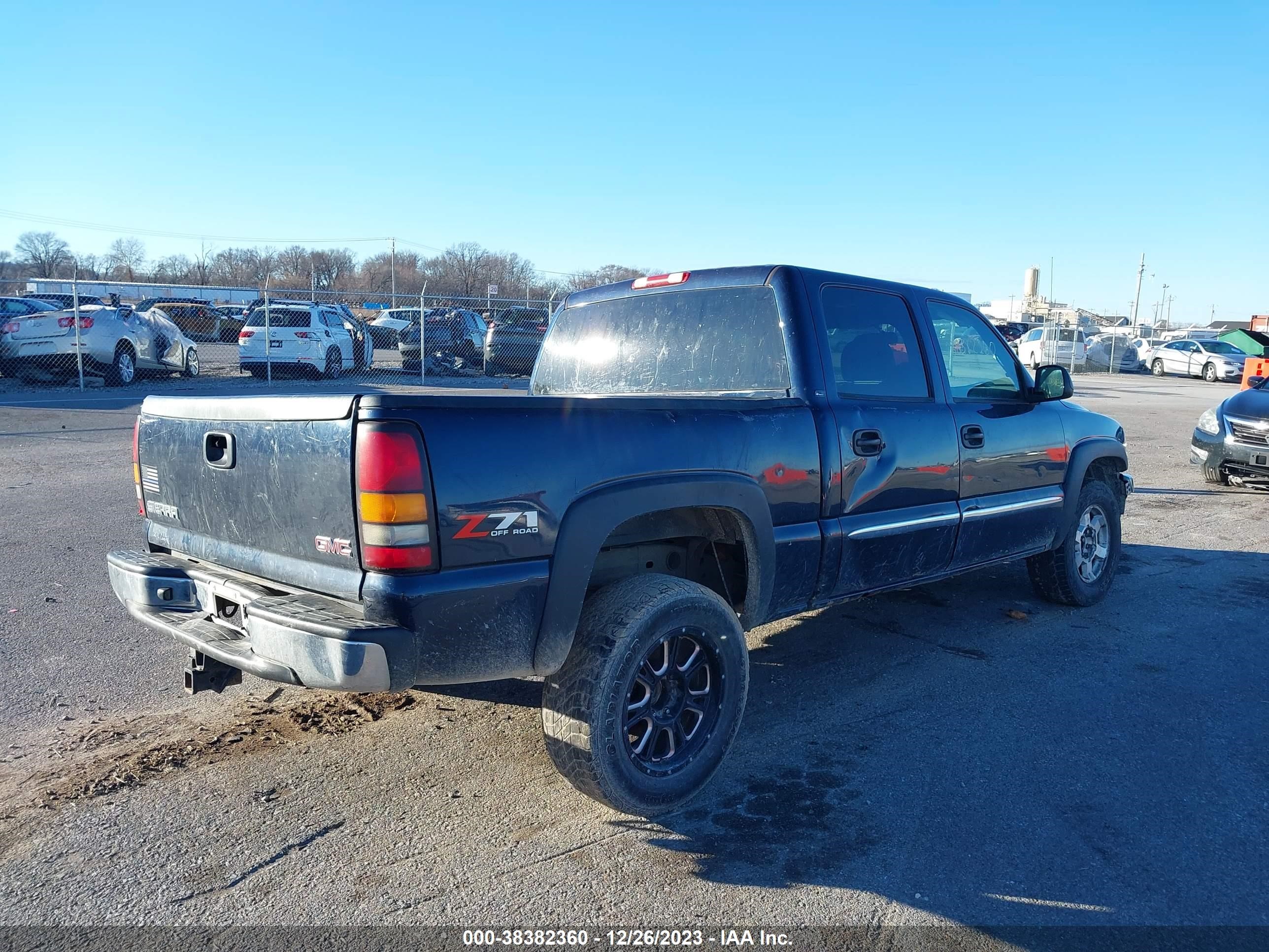 Photo 3 VIN: 2GTEK13TX51131752 - GMC SIERRA 