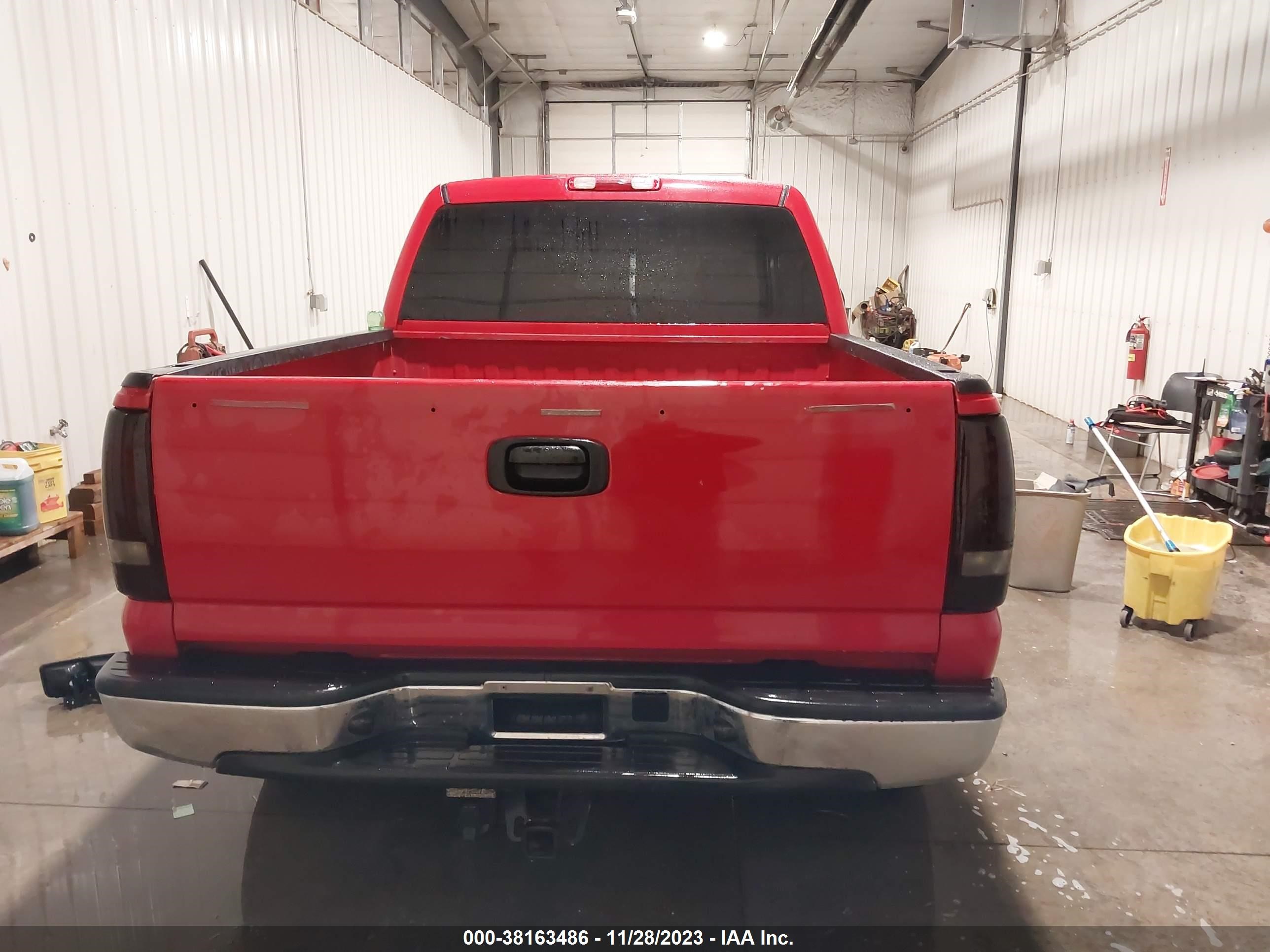 Photo 16 VIN: 2GTEK13TX61172738 - GMC SIERRA 