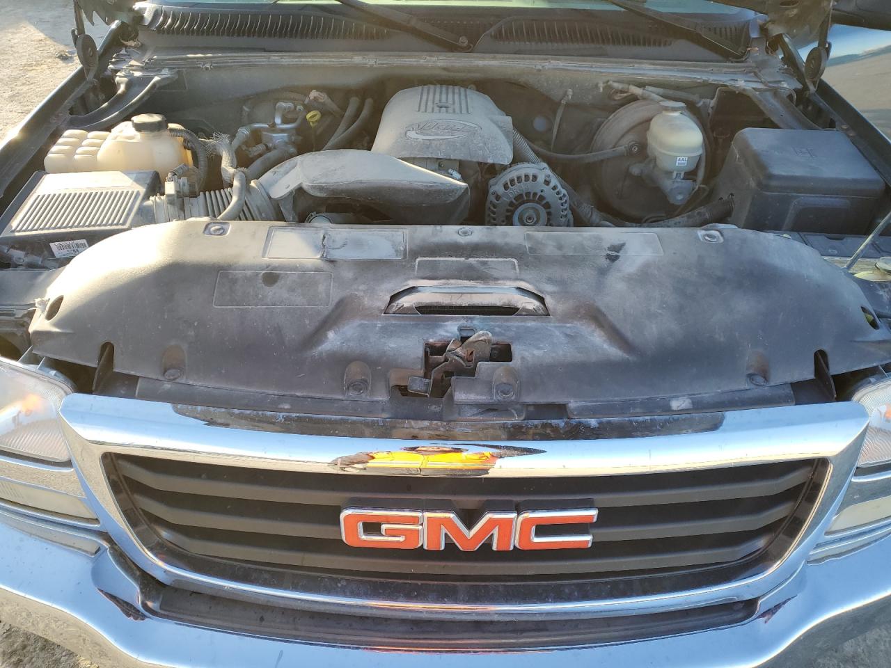 Photo 10 VIN: 2GTEK13Z071112876 - GMC SIERRA 