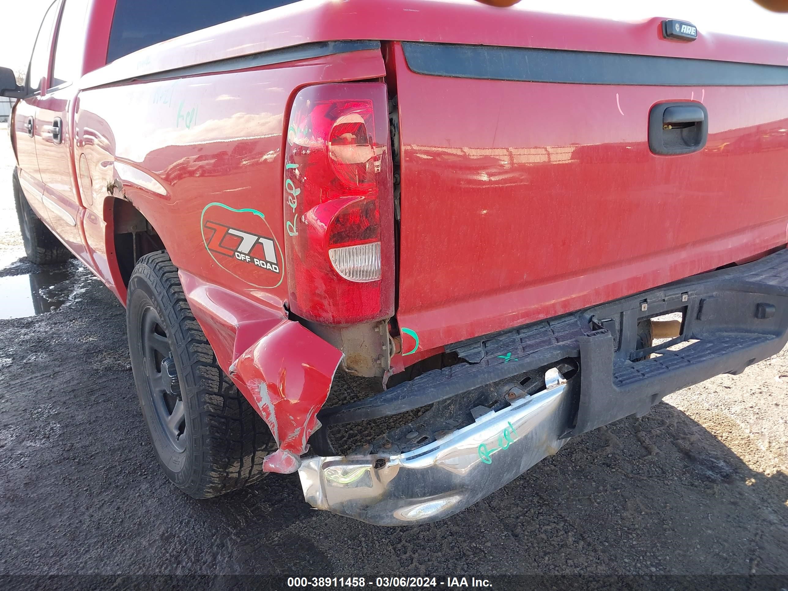 Photo 12 VIN: 2GTEK13Z261269923 - GMC SIERRA 