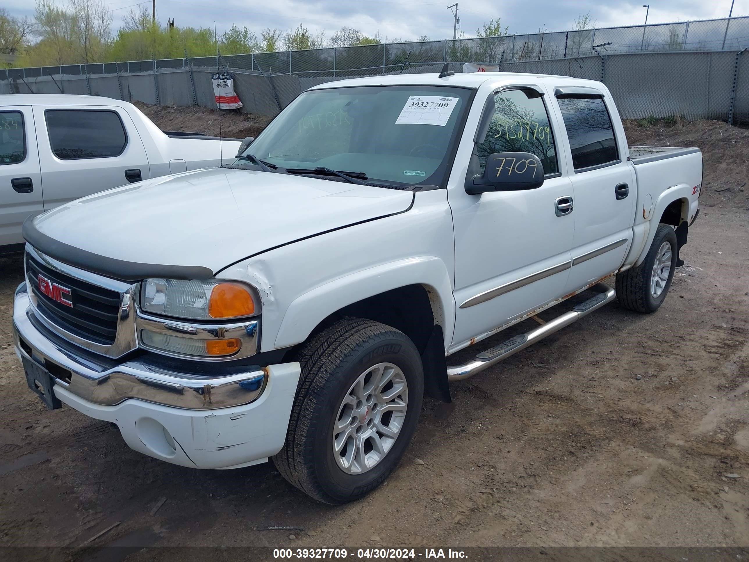 Photo 1 VIN: 2GTEK13Z271121126 - GMC SIERRA 