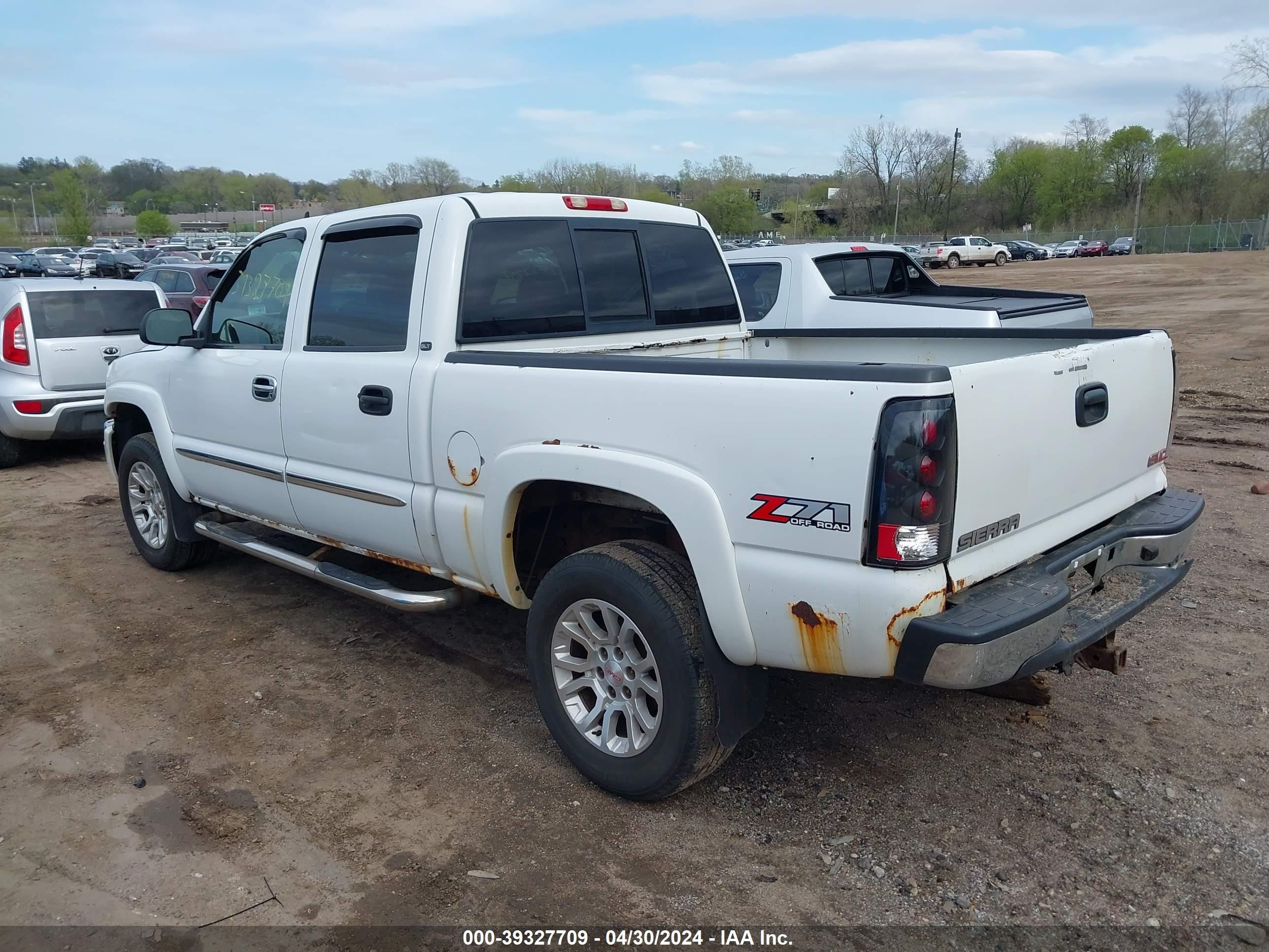 Photo 2 VIN: 2GTEK13Z271121126 - GMC SIERRA 