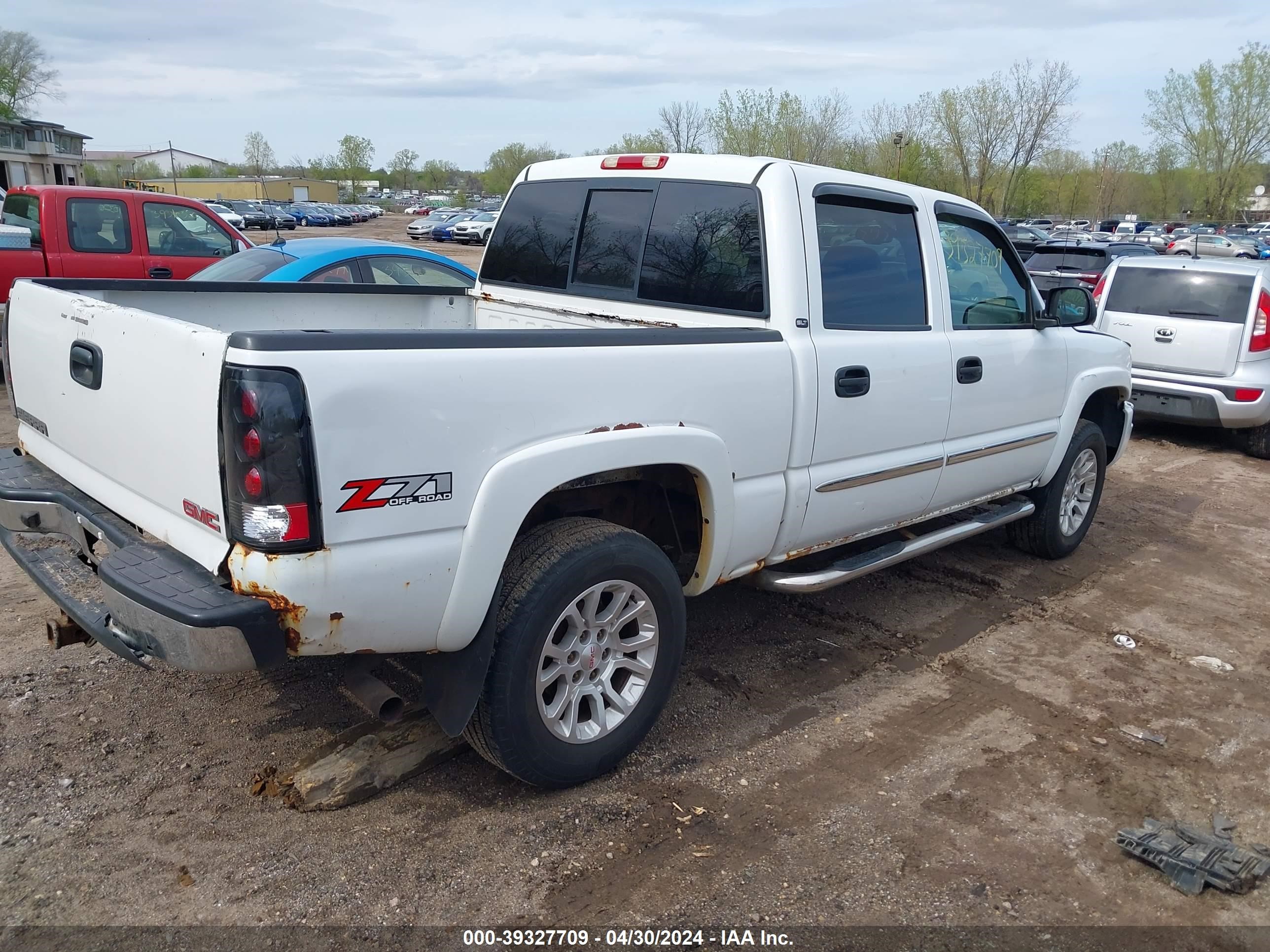 Photo 3 VIN: 2GTEK13Z271121126 - GMC SIERRA 