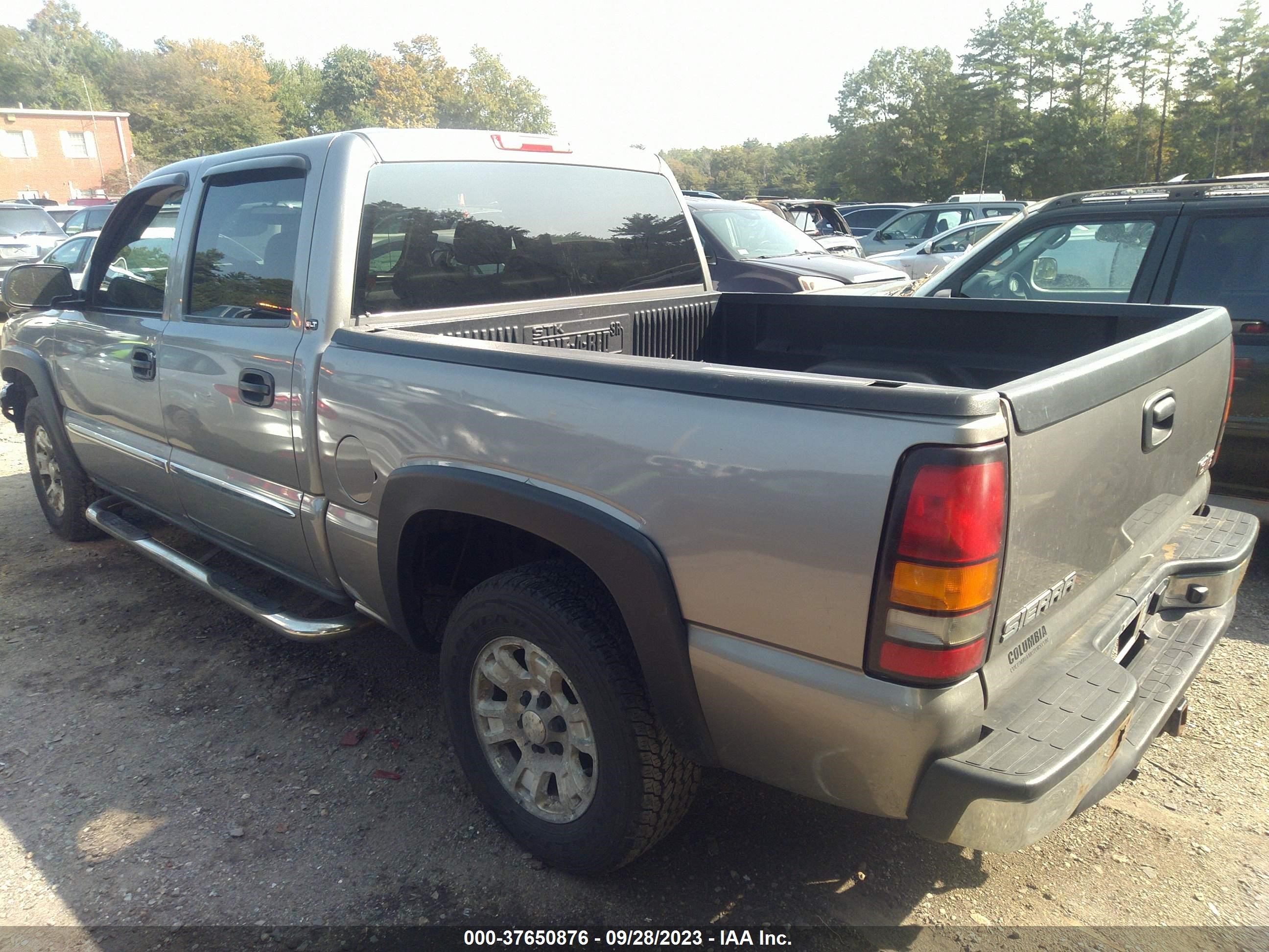 Photo 2 VIN: 2GTEK13Z461267011 - GMC SIERRA 