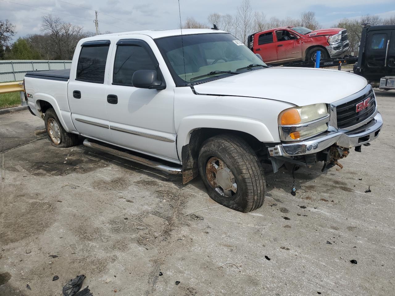 Photo 3 VIN: 2GTEK13Z561303823 - GMC SIERRA 