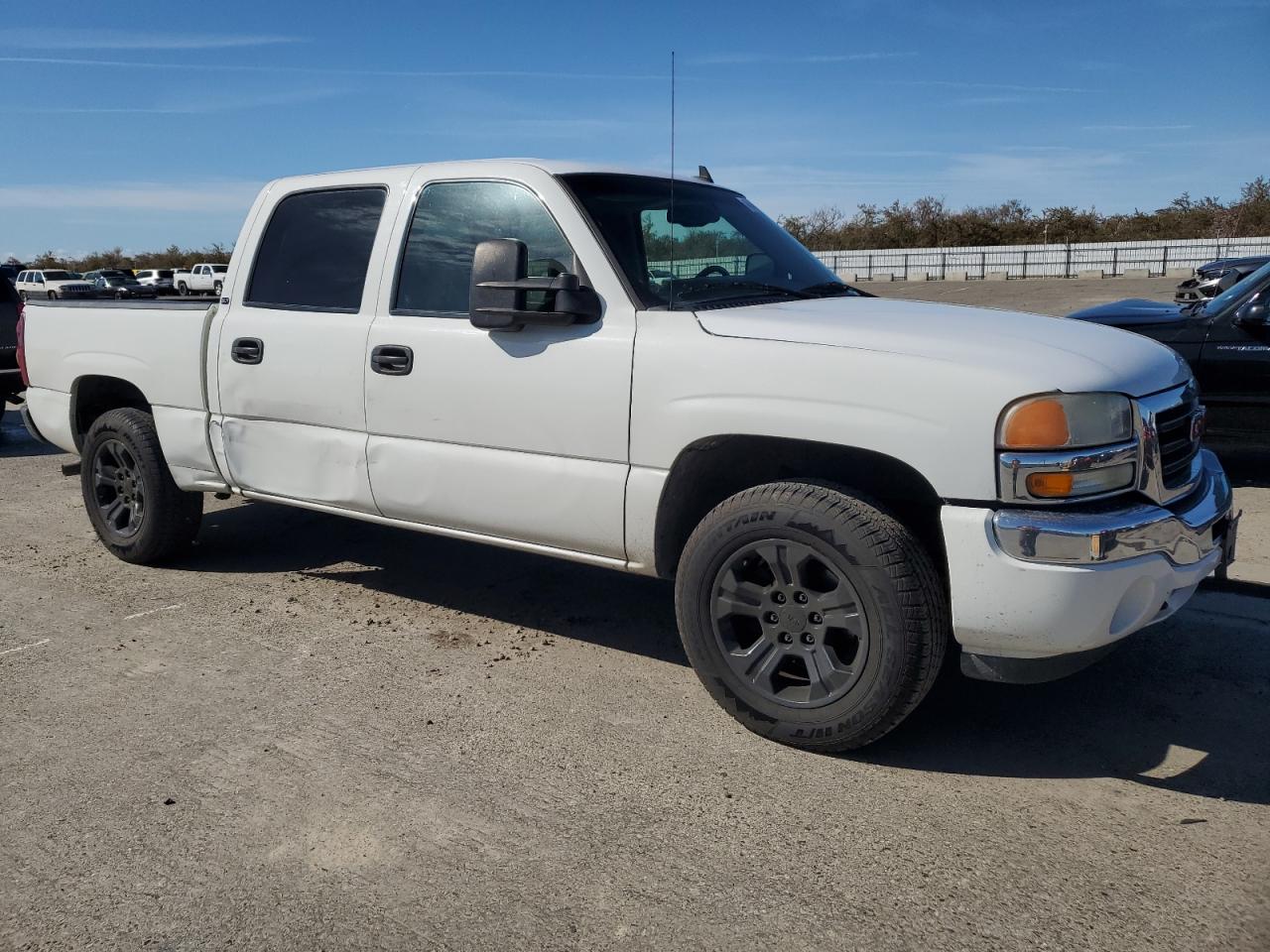 Photo 3 VIN: 2GTEK13Z761264264 - GMC SIERRA 