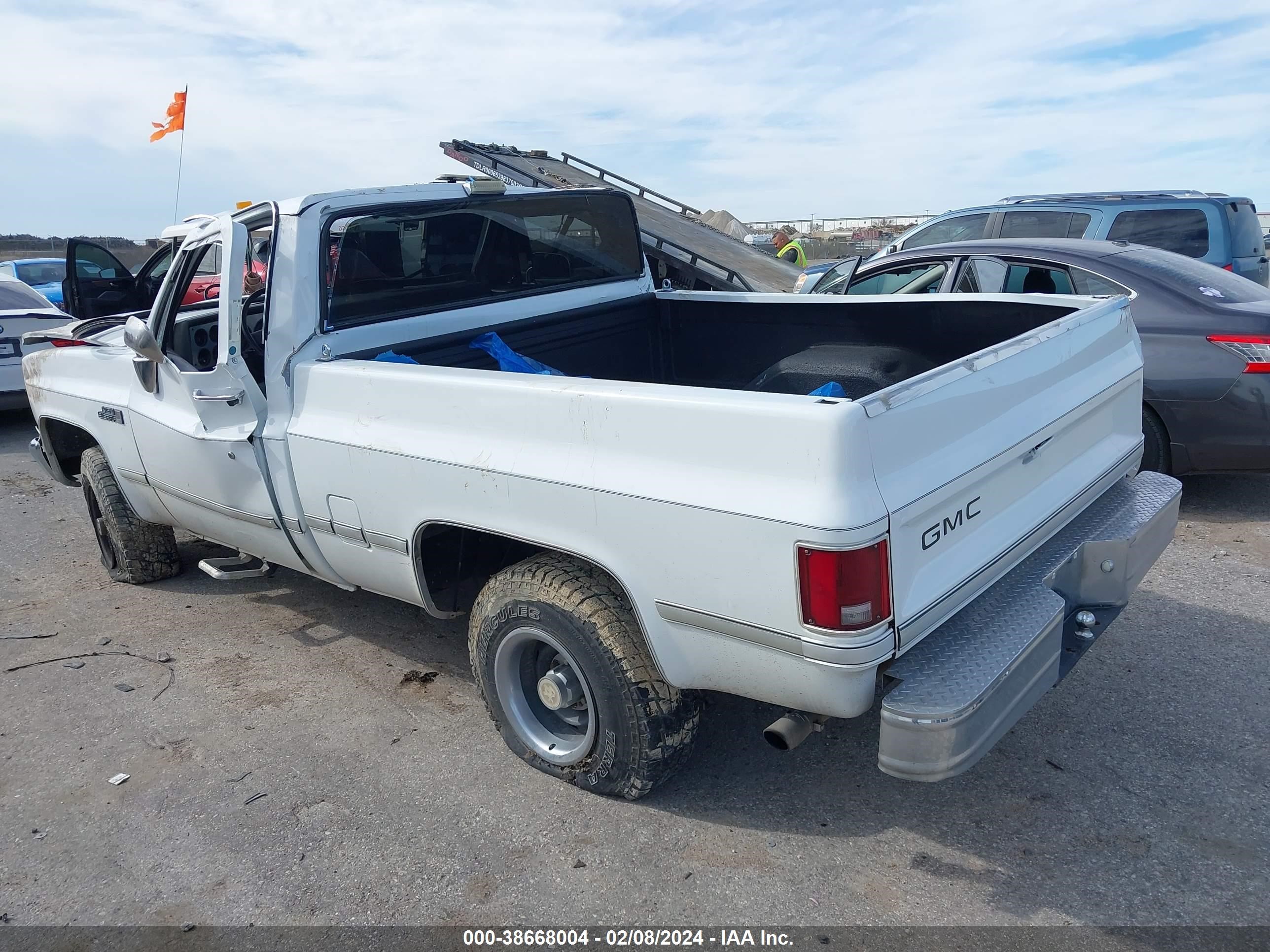 Photo 2 VIN: 2GTEK14H5F1539507 - GMC NULL 