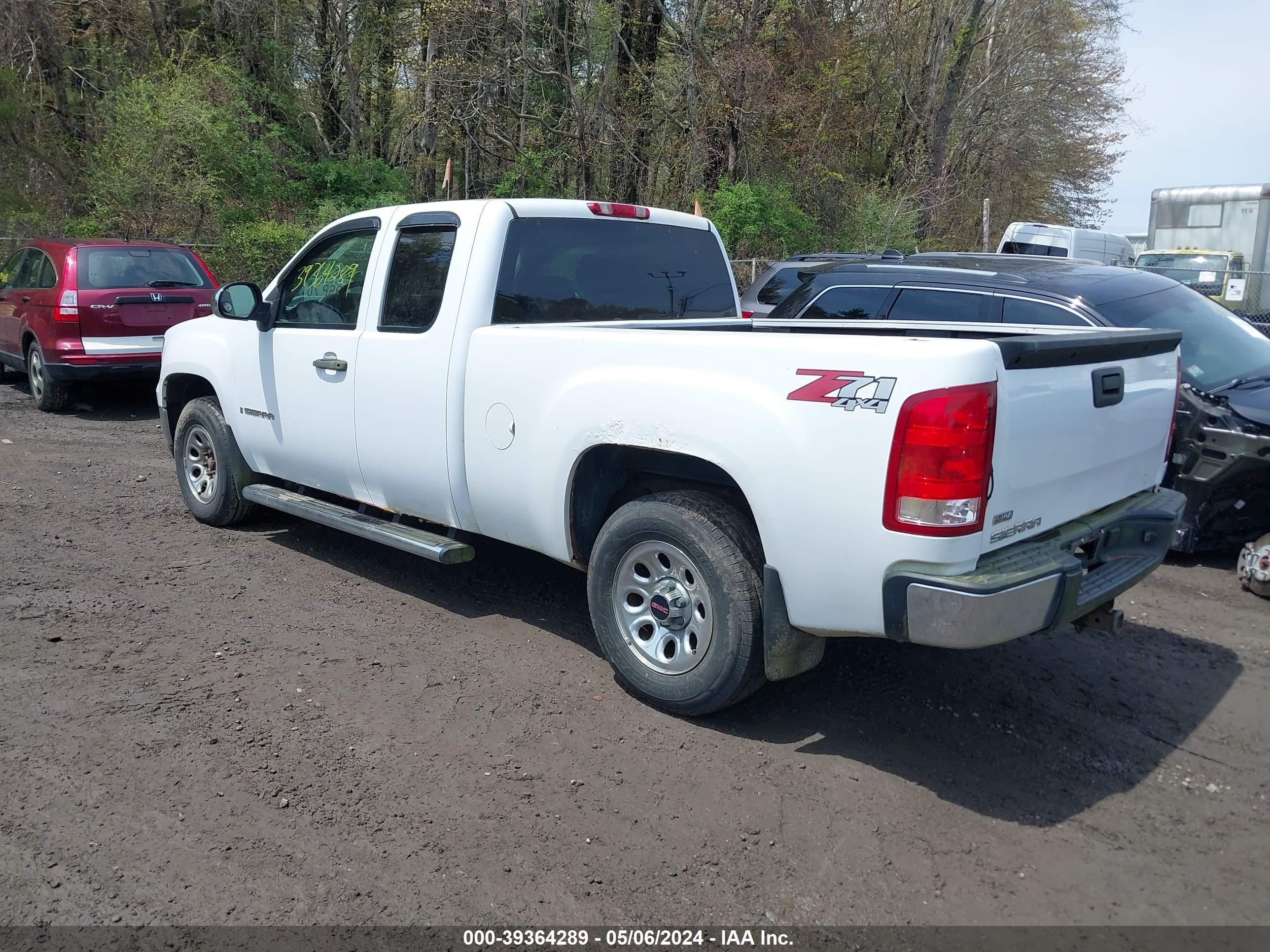 Photo 2 VIN: 2GTEK190581291829 - GMC SIERRA 