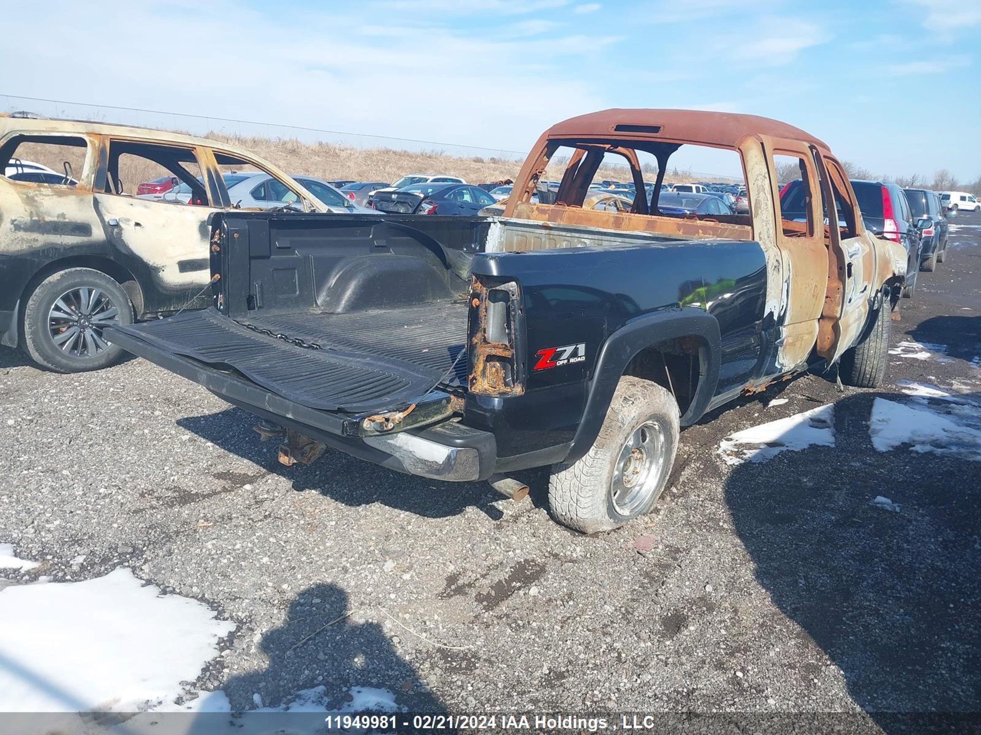 Photo 3 VIN: 2GTEK19B151166727 - GMC SIERRA 