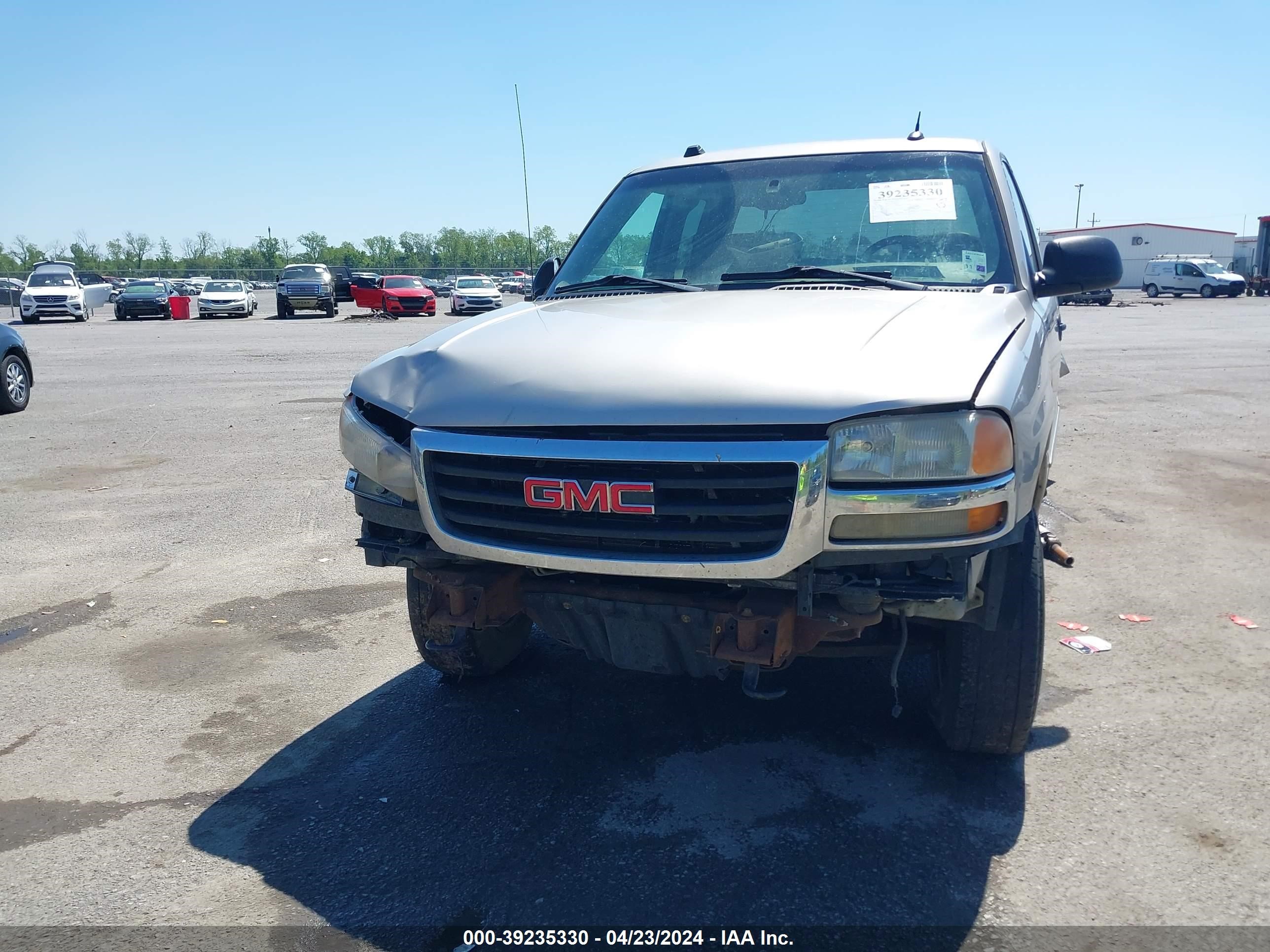 Photo 11 VIN: 2GTEK19B151271039 - GMC SIERRA 