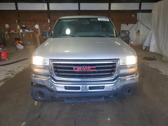 Photo 4 VIN: 2GTEK19B561111750 - GMC NEW SIERRA 