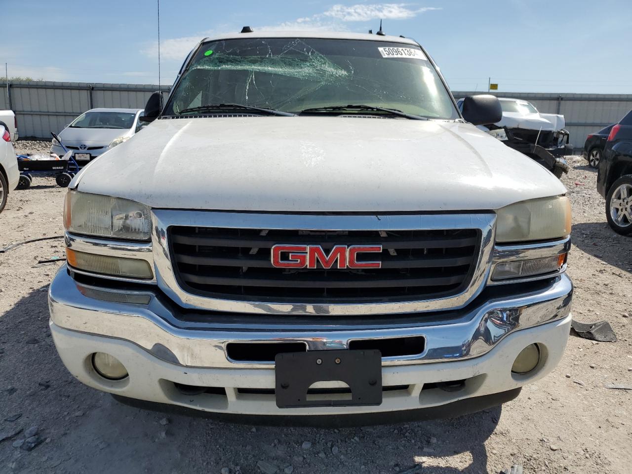 Photo 4 VIN: 2GTEK19B651312426 - GMC SIERRA 