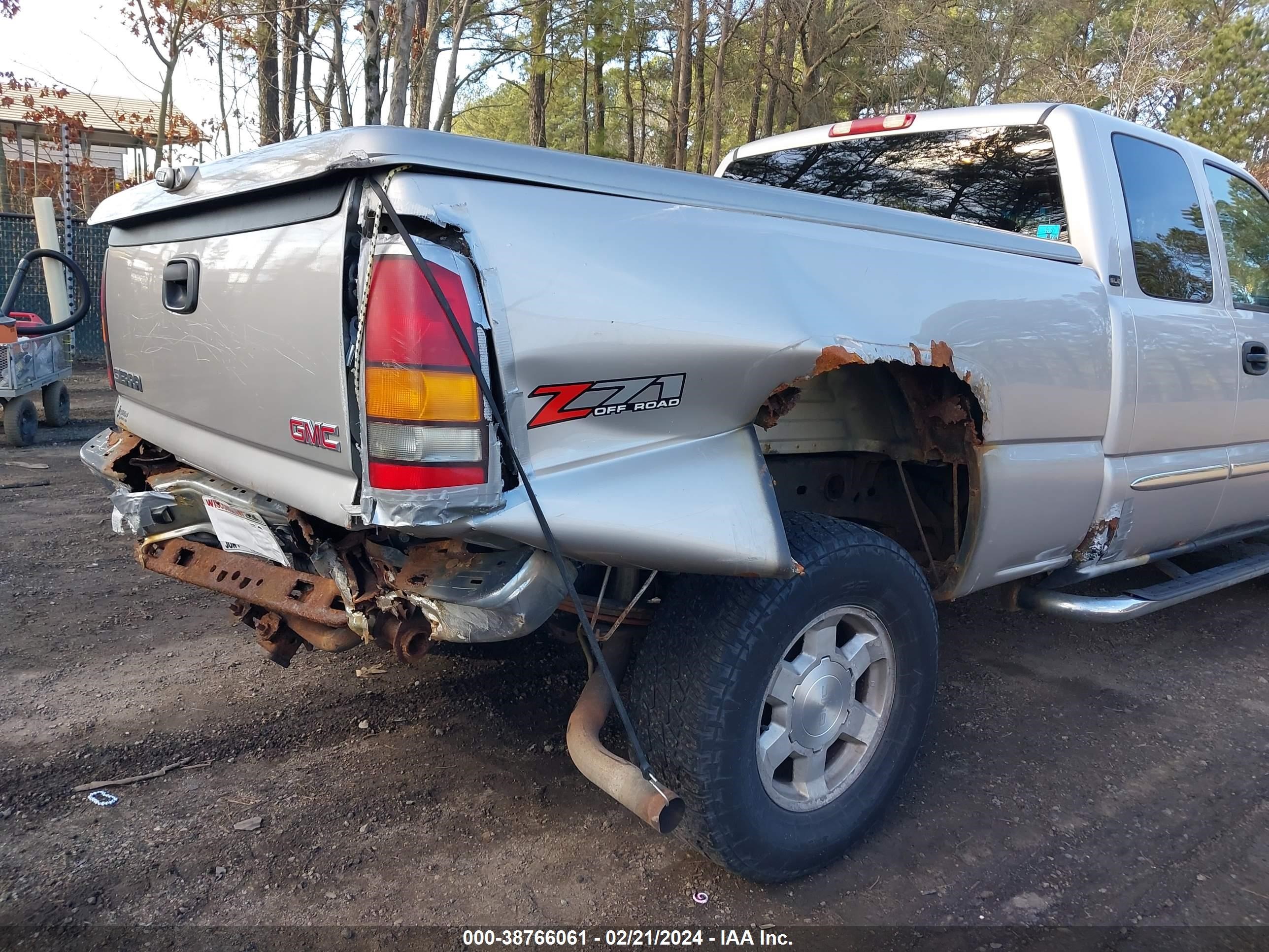 Photo 5 VIN: 2GTEK19B851238099 - GMC SIERRA 