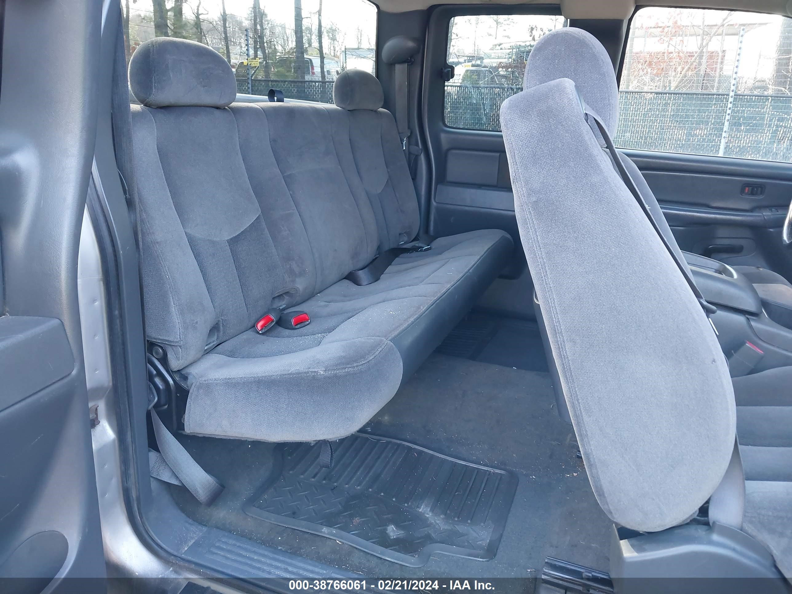 Photo 7 VIN: 2GTEK19B851238099 - GMC SIERRA 