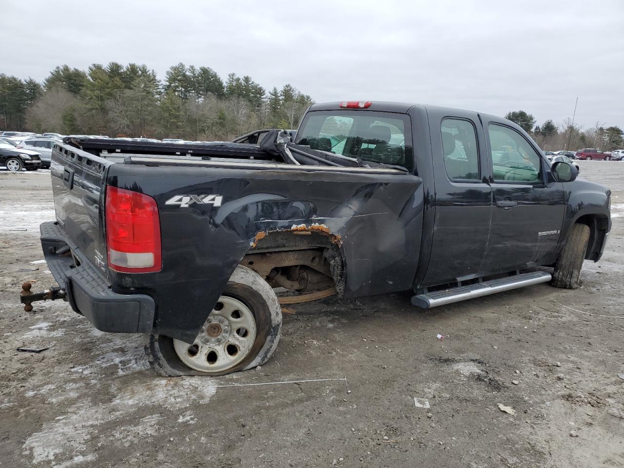 Photo 2 VIN: 2GTEK19C271573516 - GMC SIERRA 