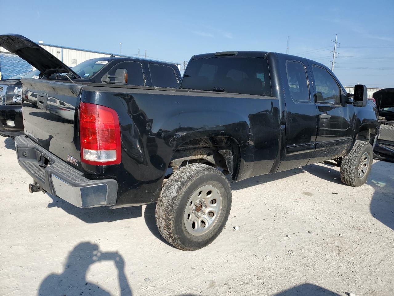 Photo 2 VIN: 2GTEK19C481239974 - GMC SIERRA 