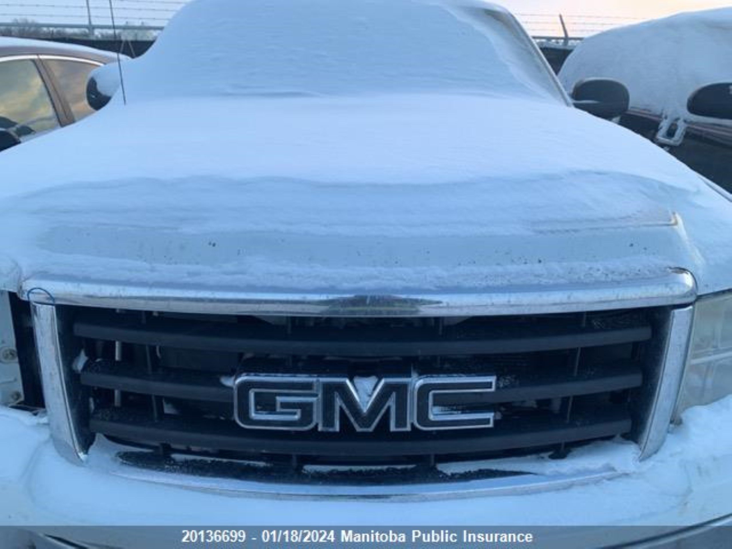 Photo 9 VIN: 2GTEK19CX81313883 - GMC NULL 