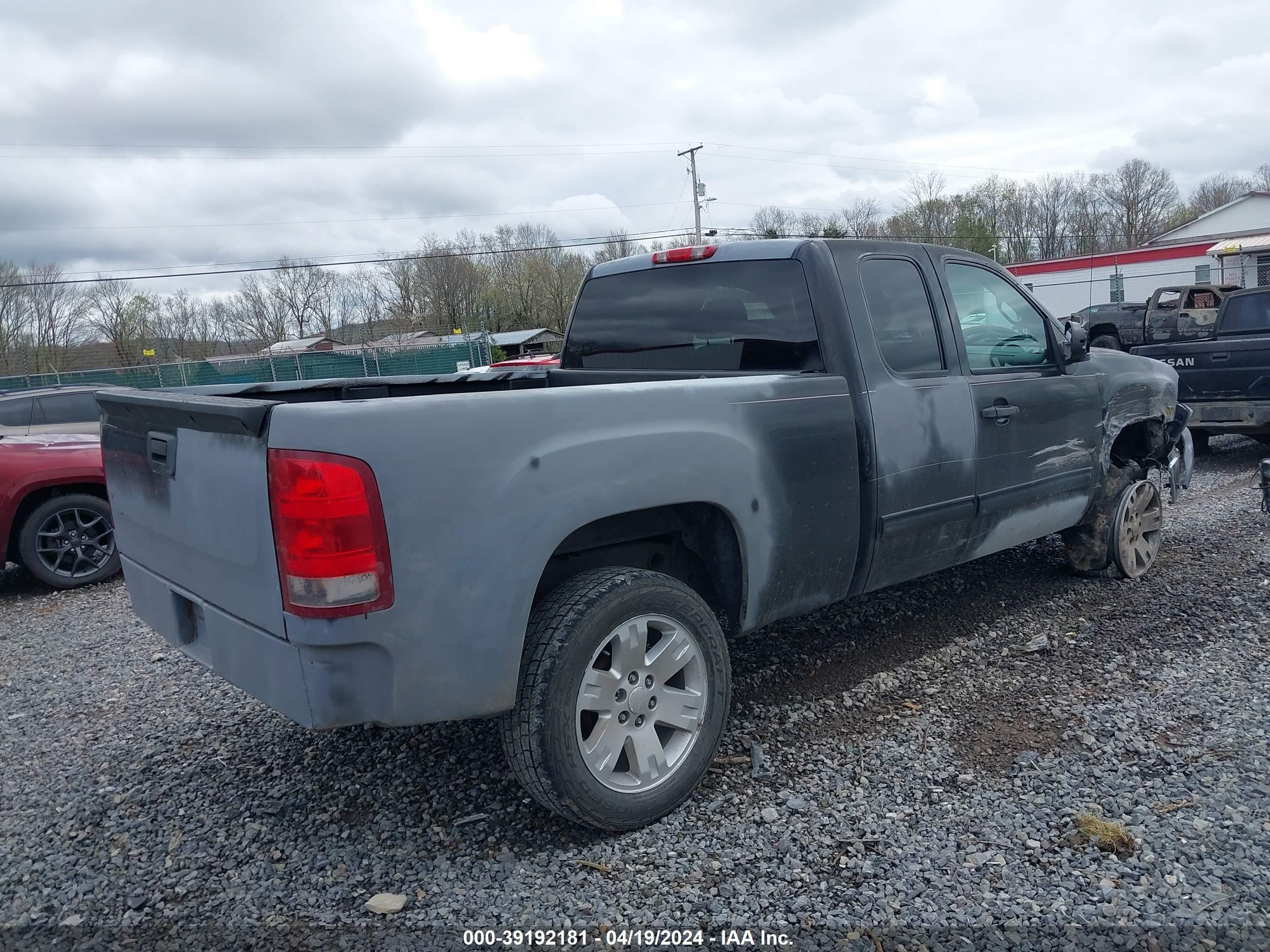 Photo 3 VIN: 2GTEK19J281245089 - GMC SIERRA 