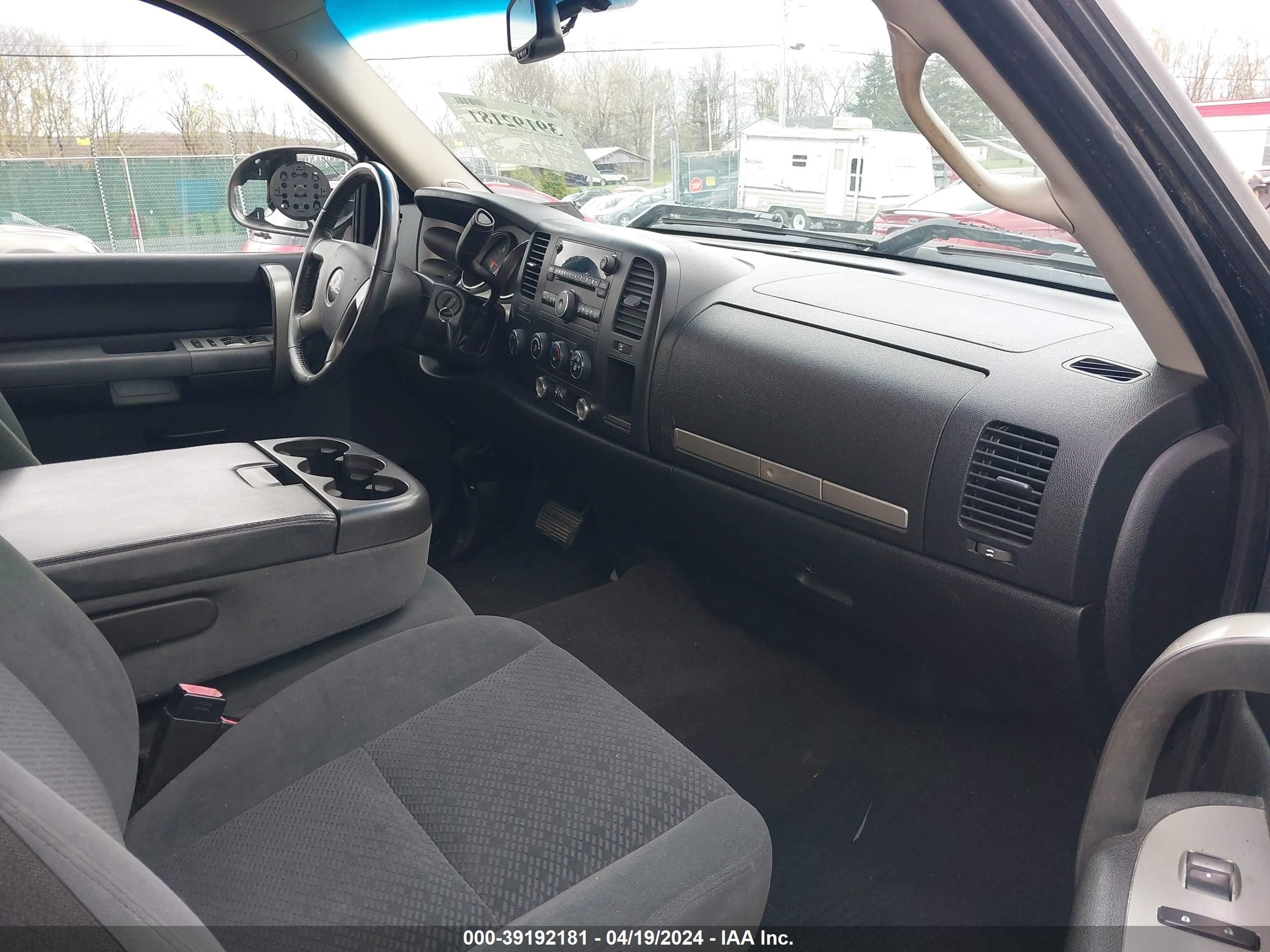 Photo 4 VIN: 2GTEK19J281245089 - GMC SIERRA 