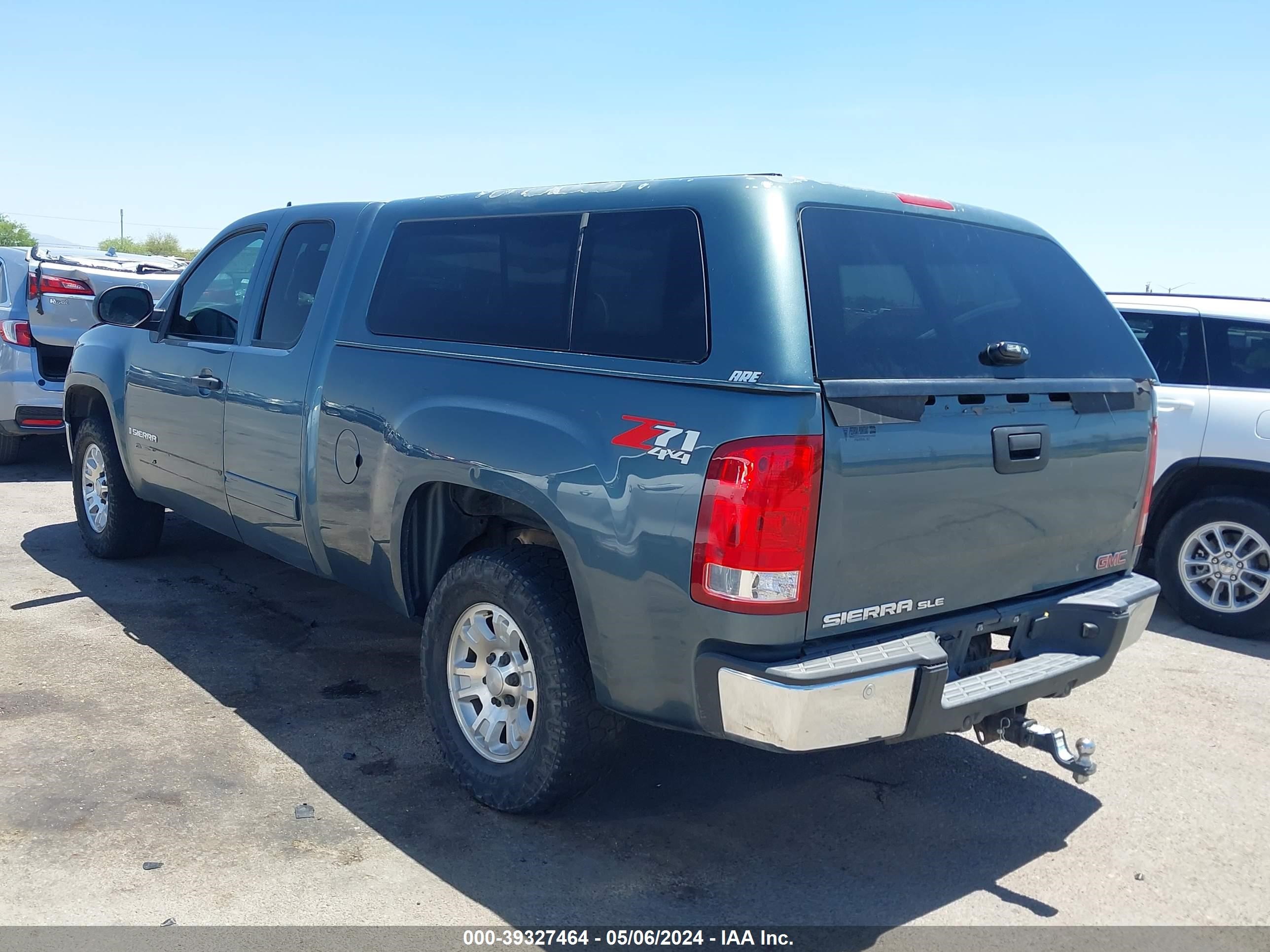 Photo 2 VIN: 2GTEK19J281263351 - GMC SIERRA 