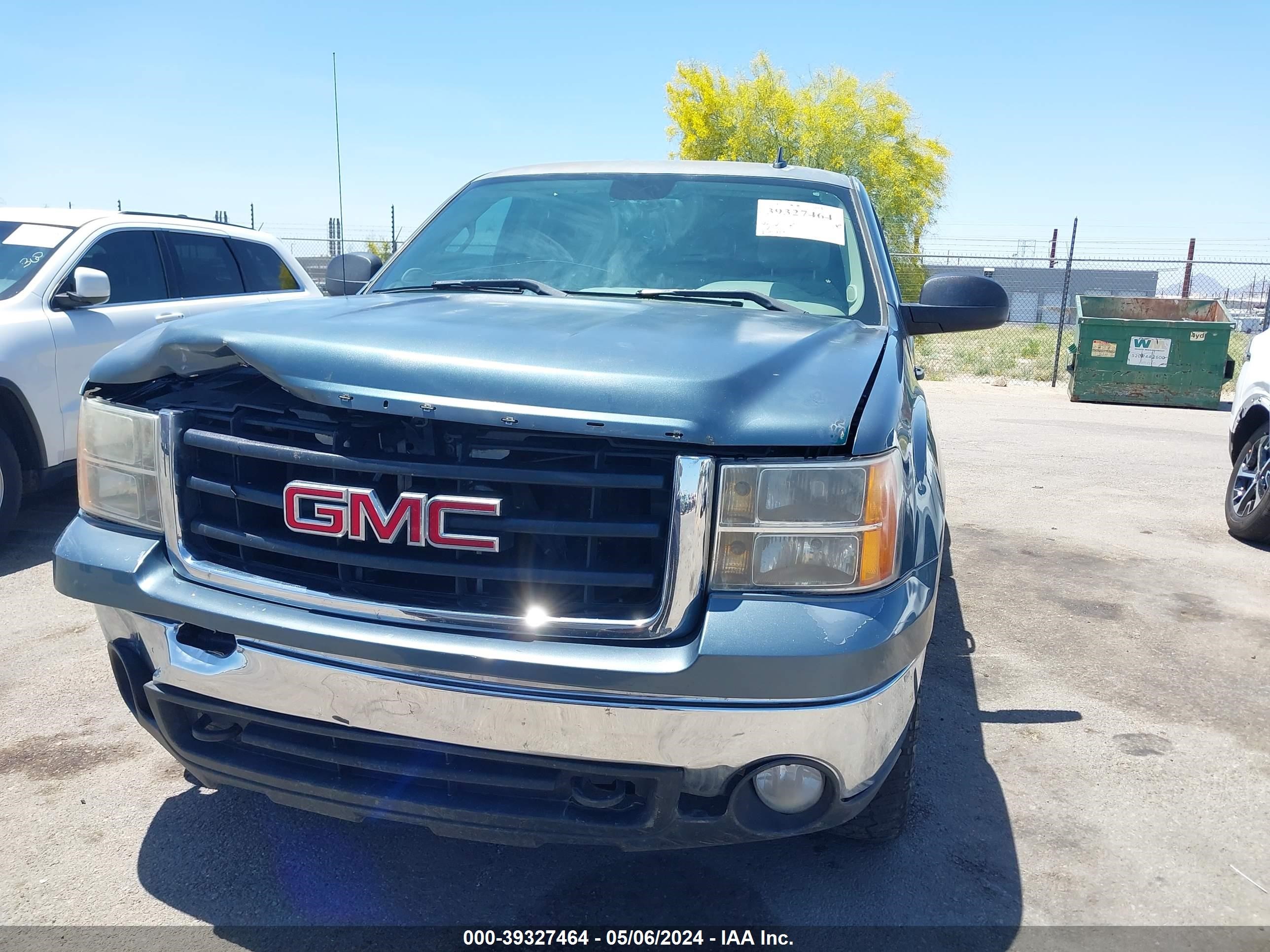 Photo 5 VIN: 2GTEK19J281263351 - GMC SIERRA 