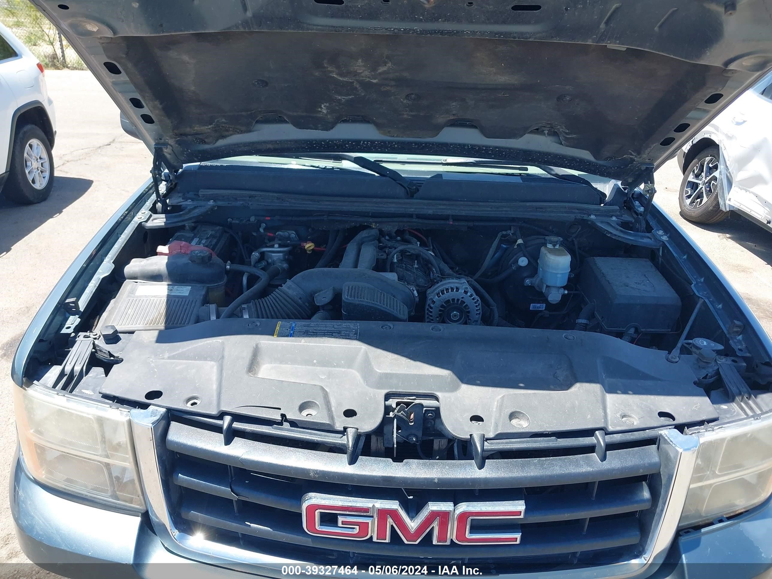 Photo 9 VIN: 2GTEK19J281263351 - GMC SIERRA 