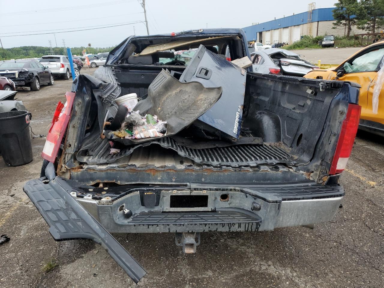 Photo 5 VIN: 2GTEK19J381215602 - GMC SIERRA 