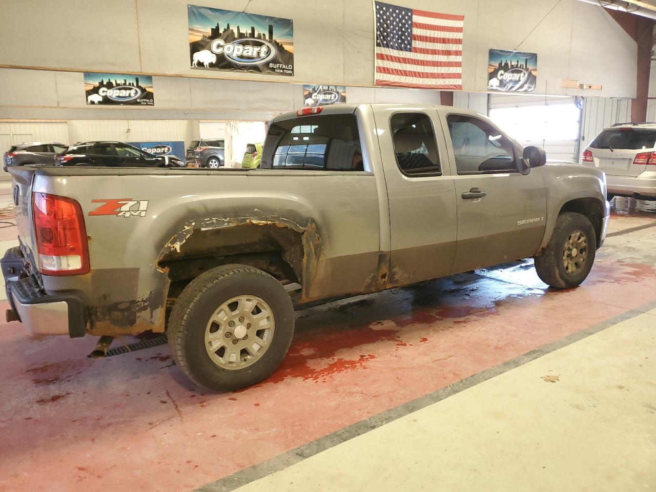 Photo 2 VIN: 2GTEK19J481219335 - GMC SIERRA 