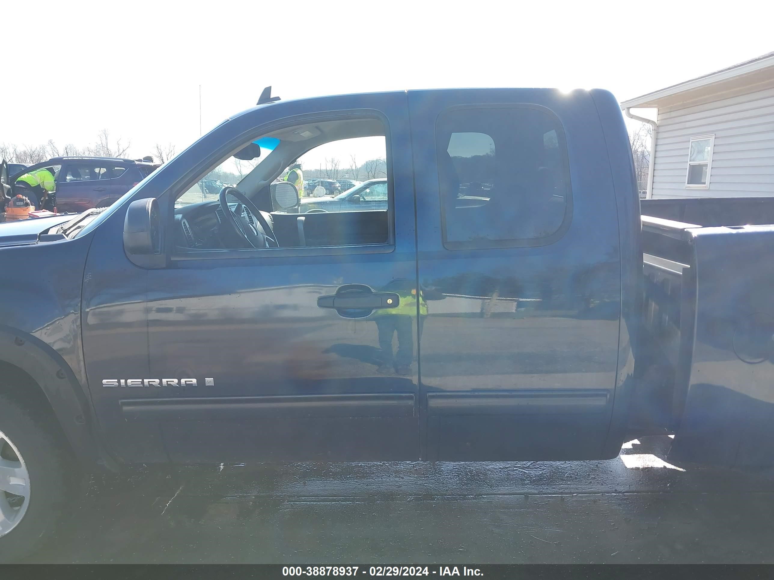 Photo 14 VIN: 2GTEK19J481280037 - GMC SIERRA 