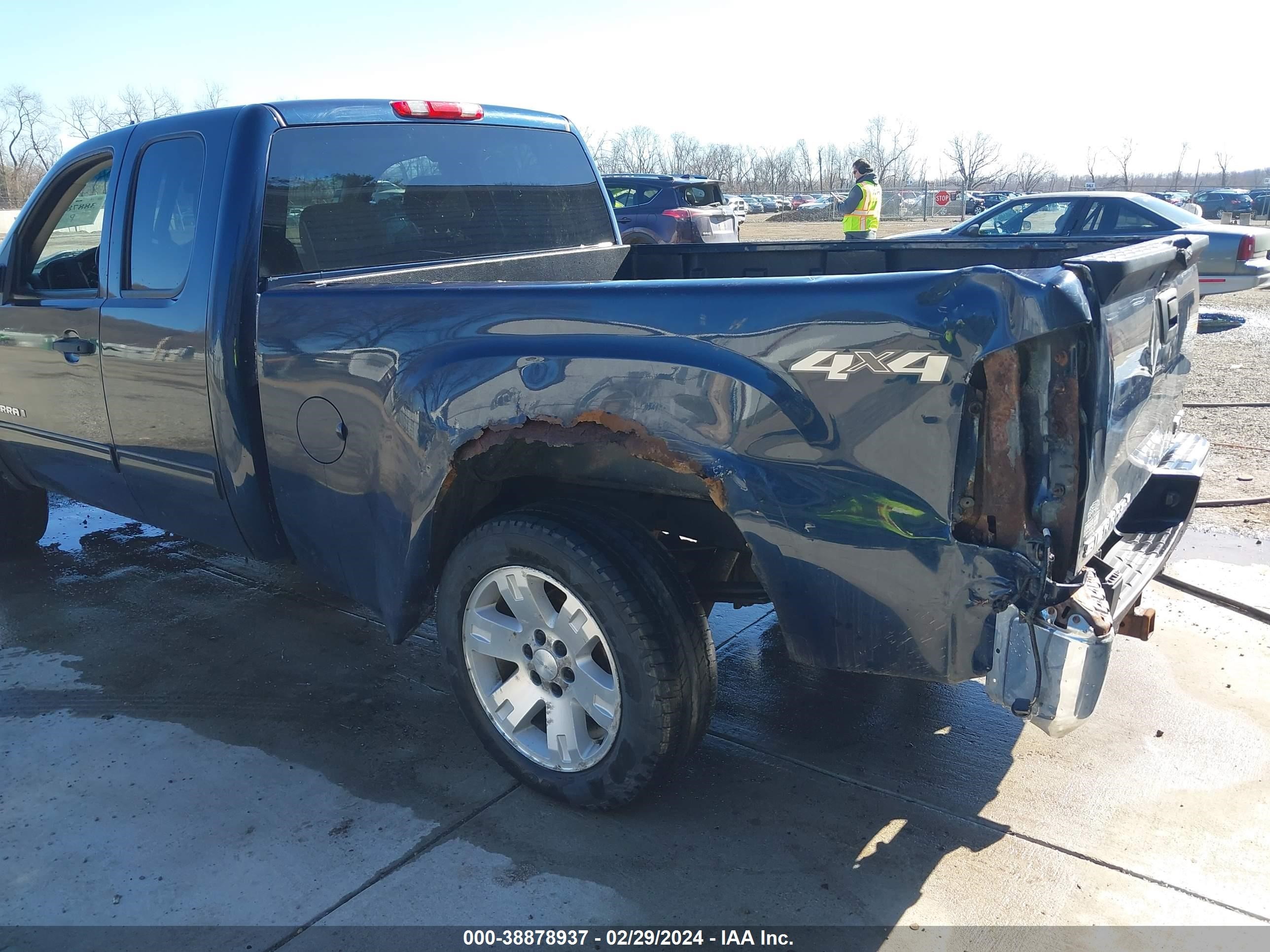 Photo 5 VIN: 2GTEK19J481280037 - GMC SIERRA 