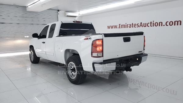 Photo 5 VIN: 2GTEK19J581325602 - GMC SIERRA 