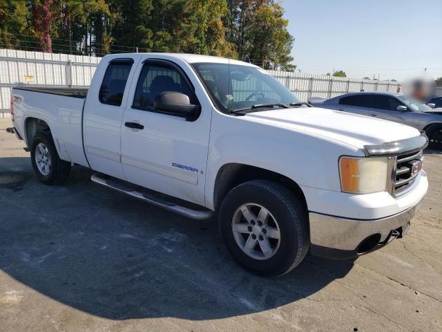 Photo 3 VIN: 2GTEK19J671585067 - GMC NEW SIERRA 