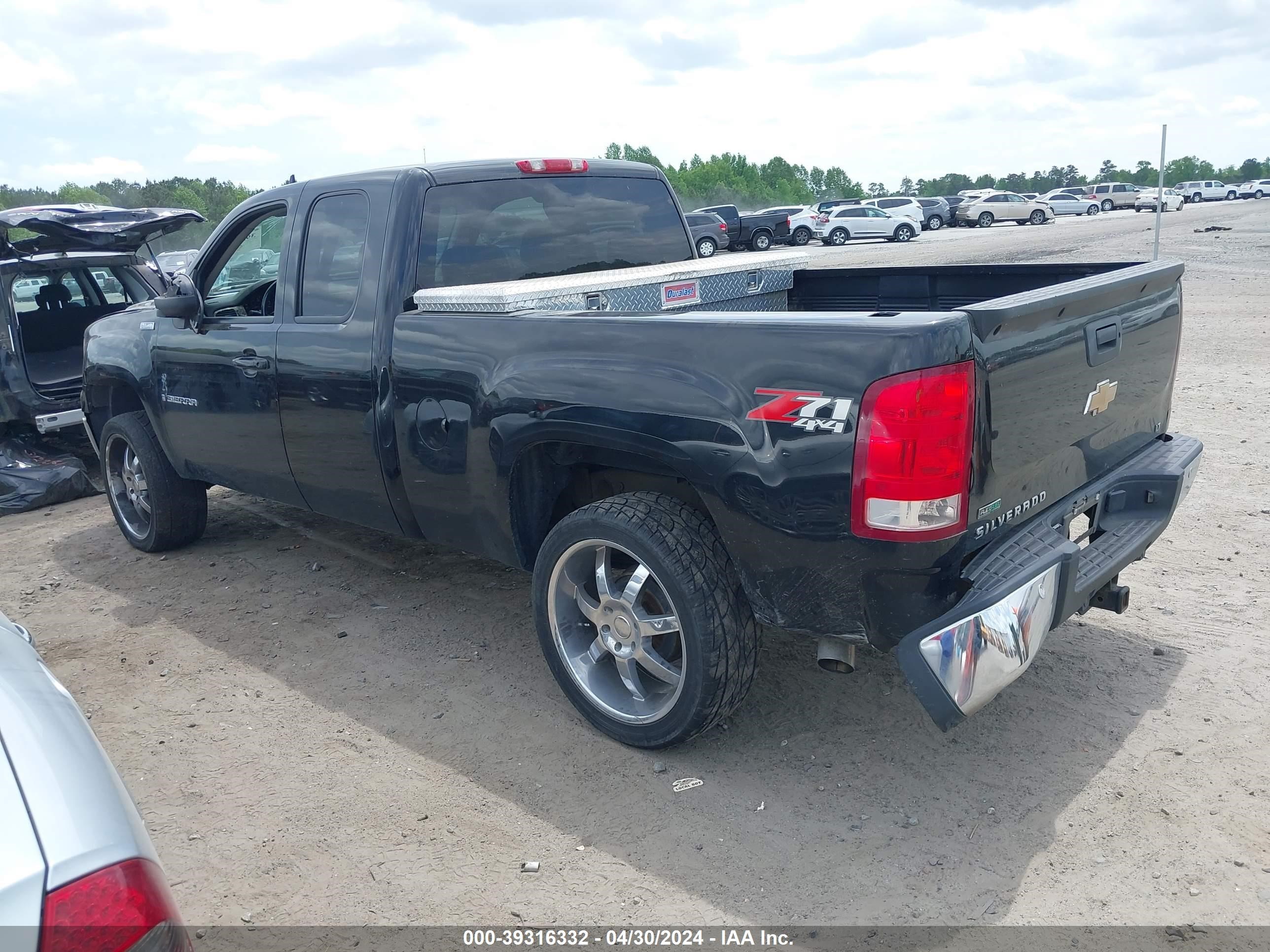 Photo 2 VIN: 2GTEK19J881198716 - GMC SIERRA 