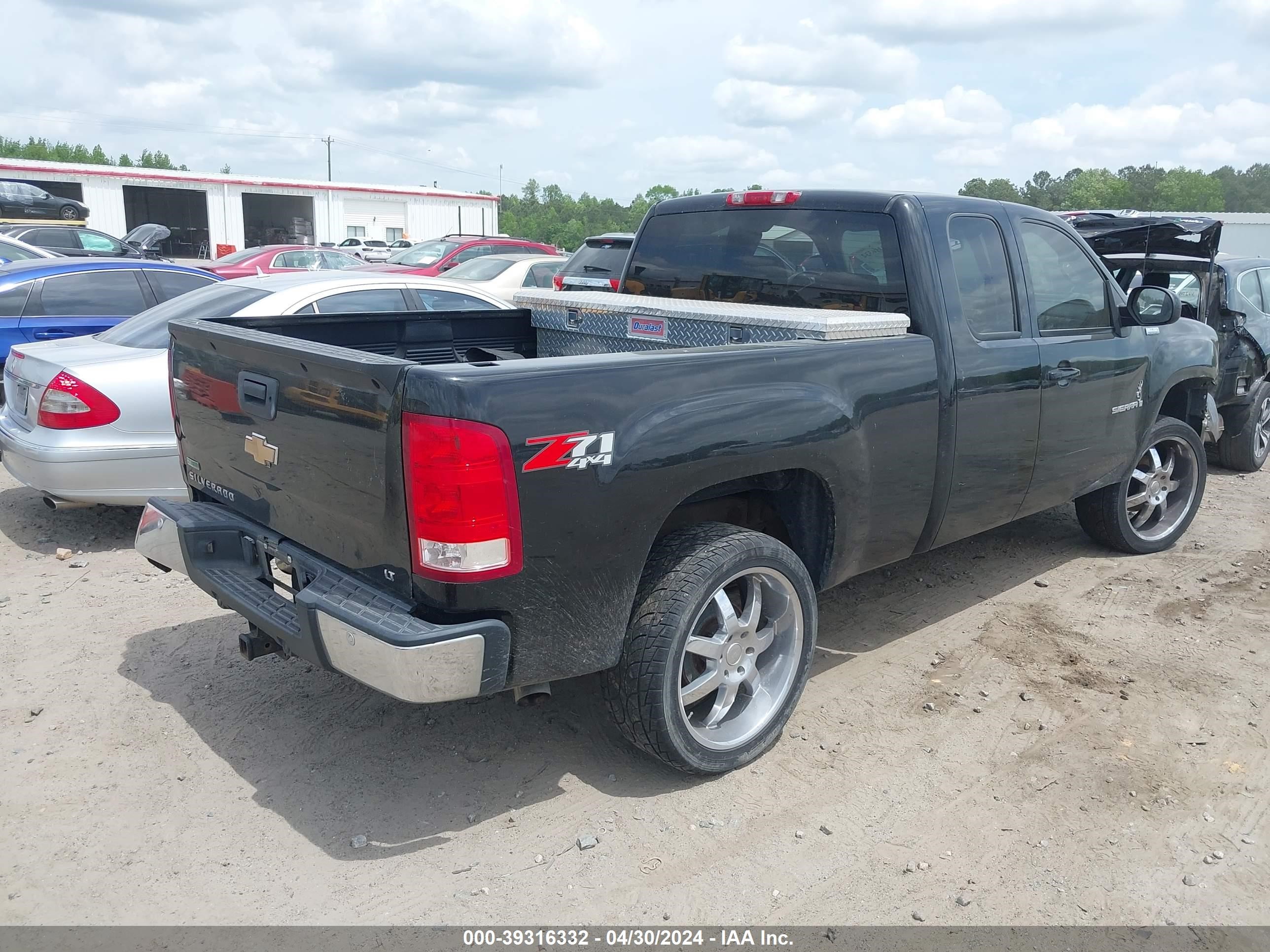 Photo 3 VIN: 2GTEK19J881198716 - GMC SIERRA 