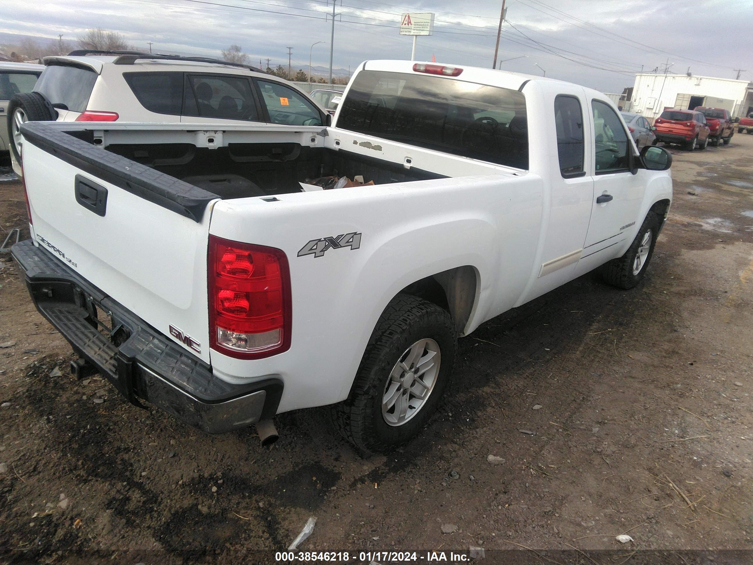 Photo 3 VIN: 2GTEK19J881241256 - GMC SIERRA 