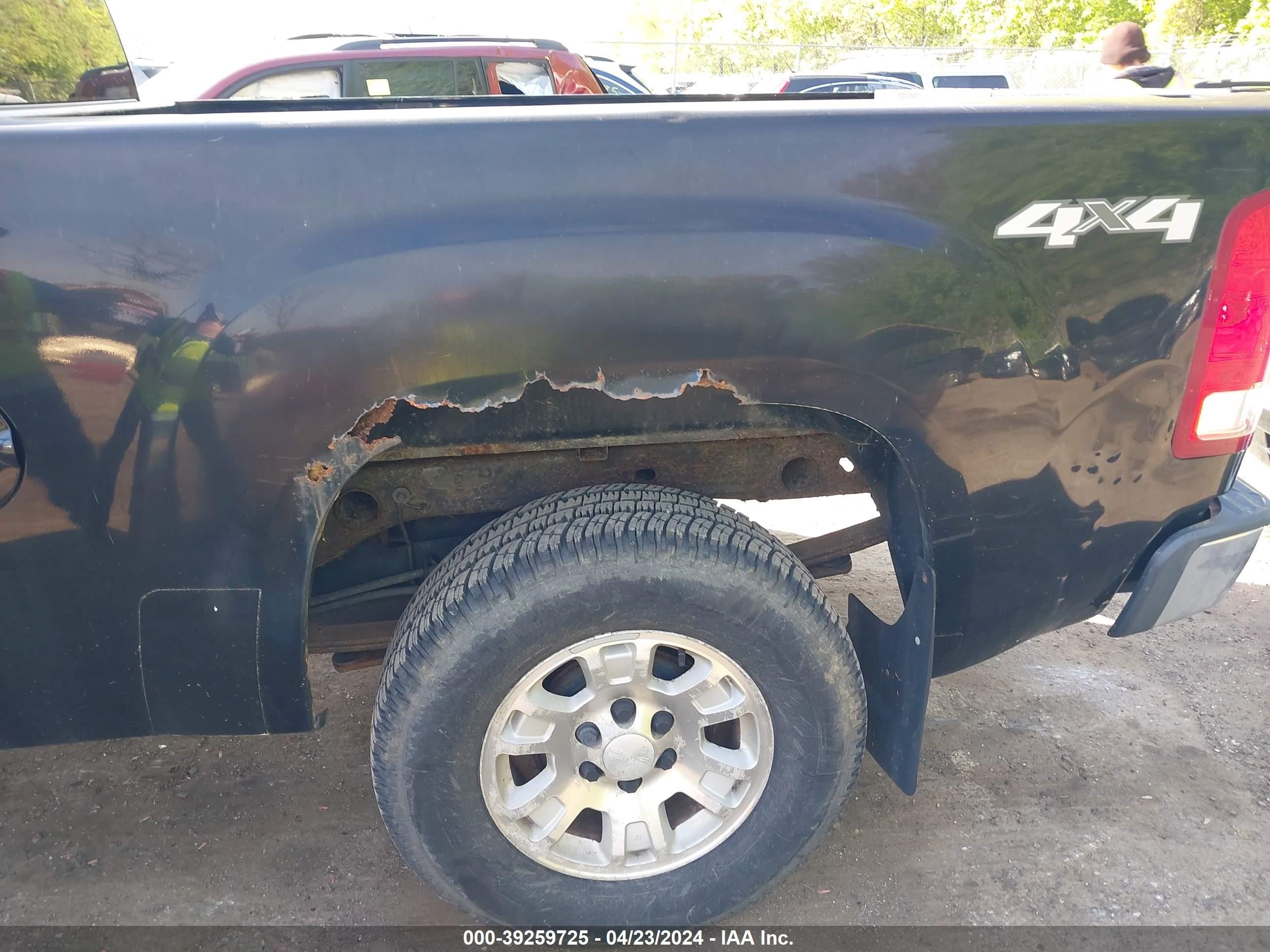 Photo 5 VIN: 2GTEK19J981239824 - GMC SIERRA 