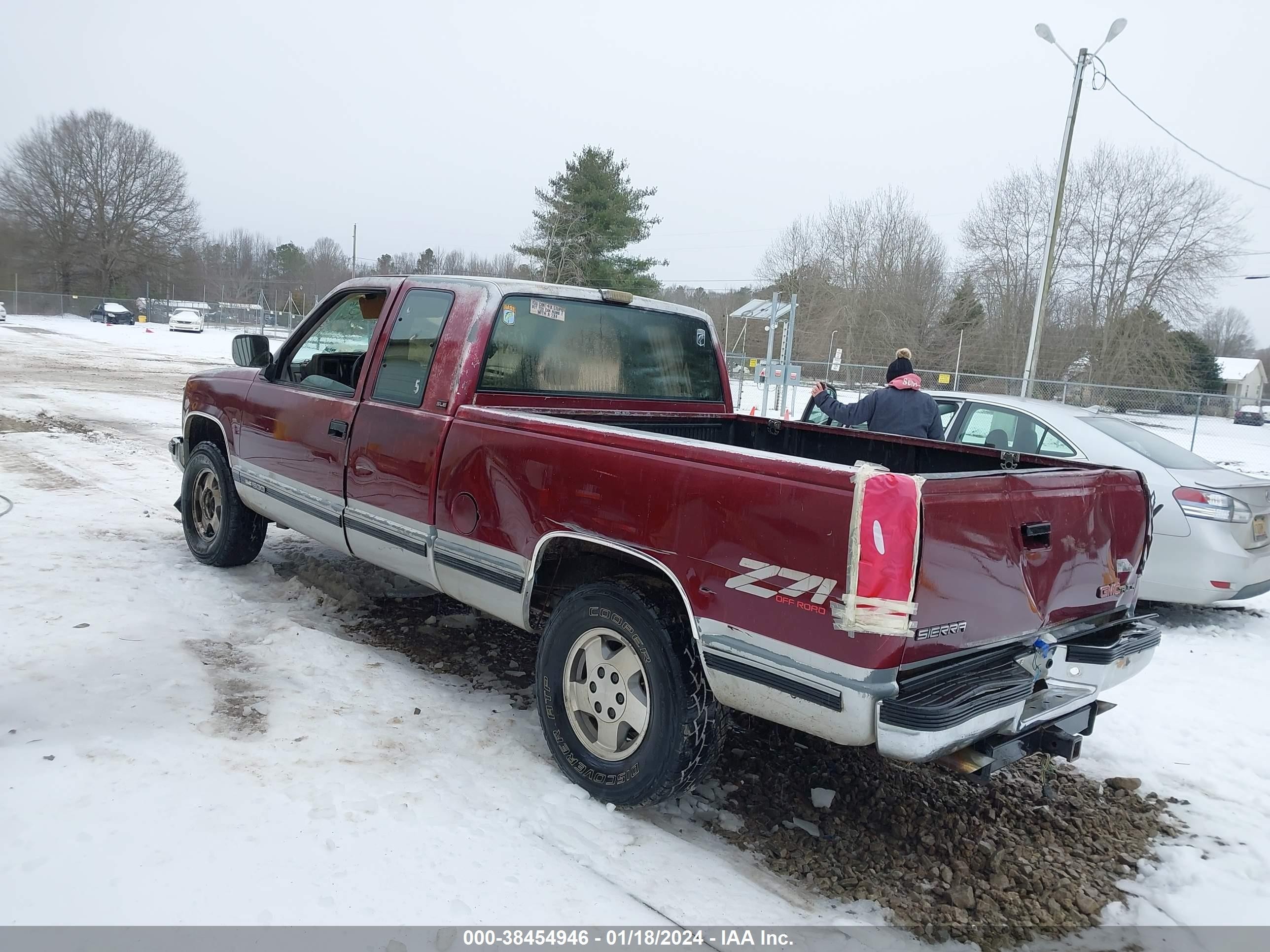 Photo 2 VIN: 2GTEK19K0P1525309 - GMC SIERRA 