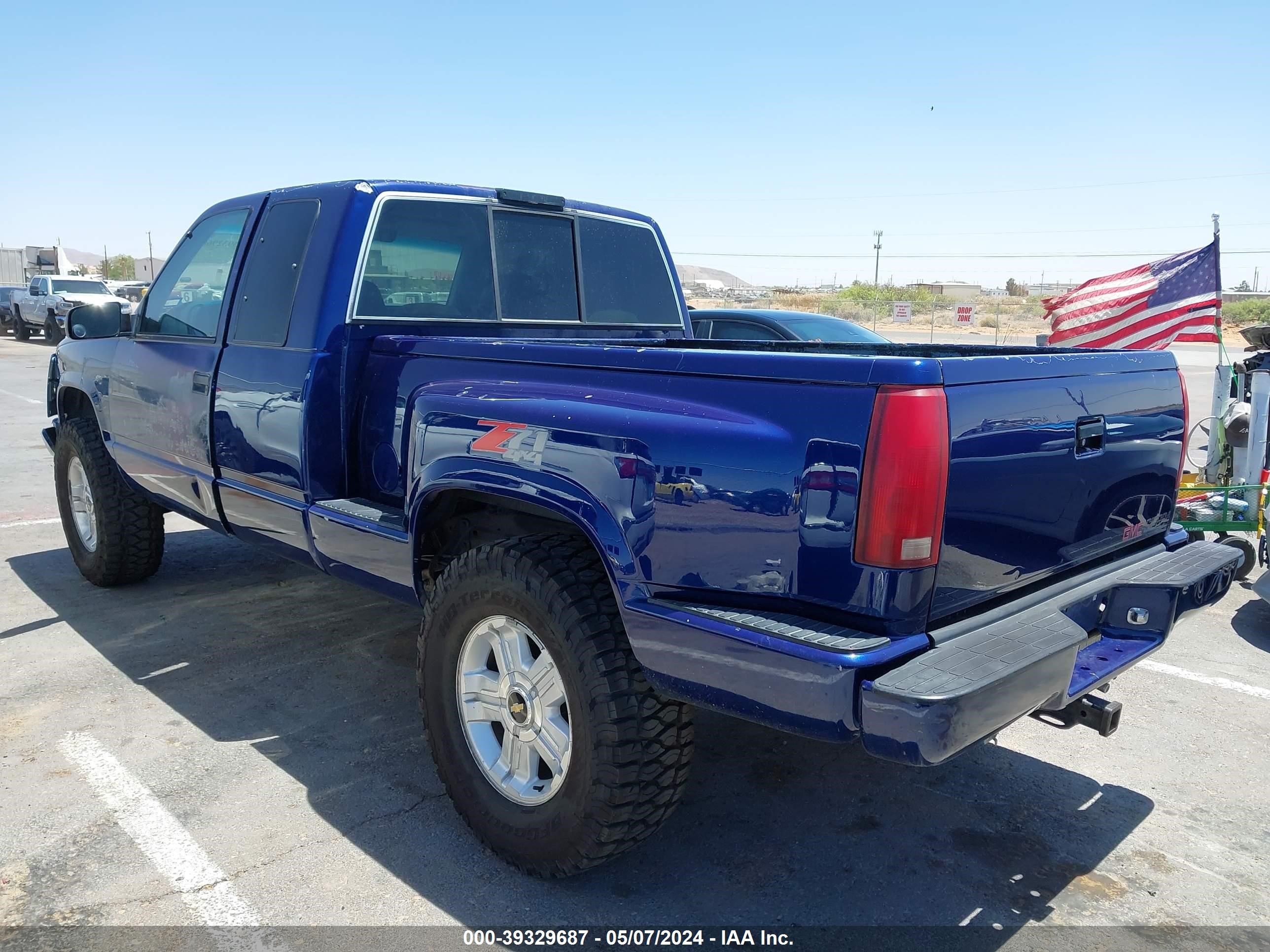 Photo 2 VIN: 2GTEK19R0V1510738 - GMC SIERRA 