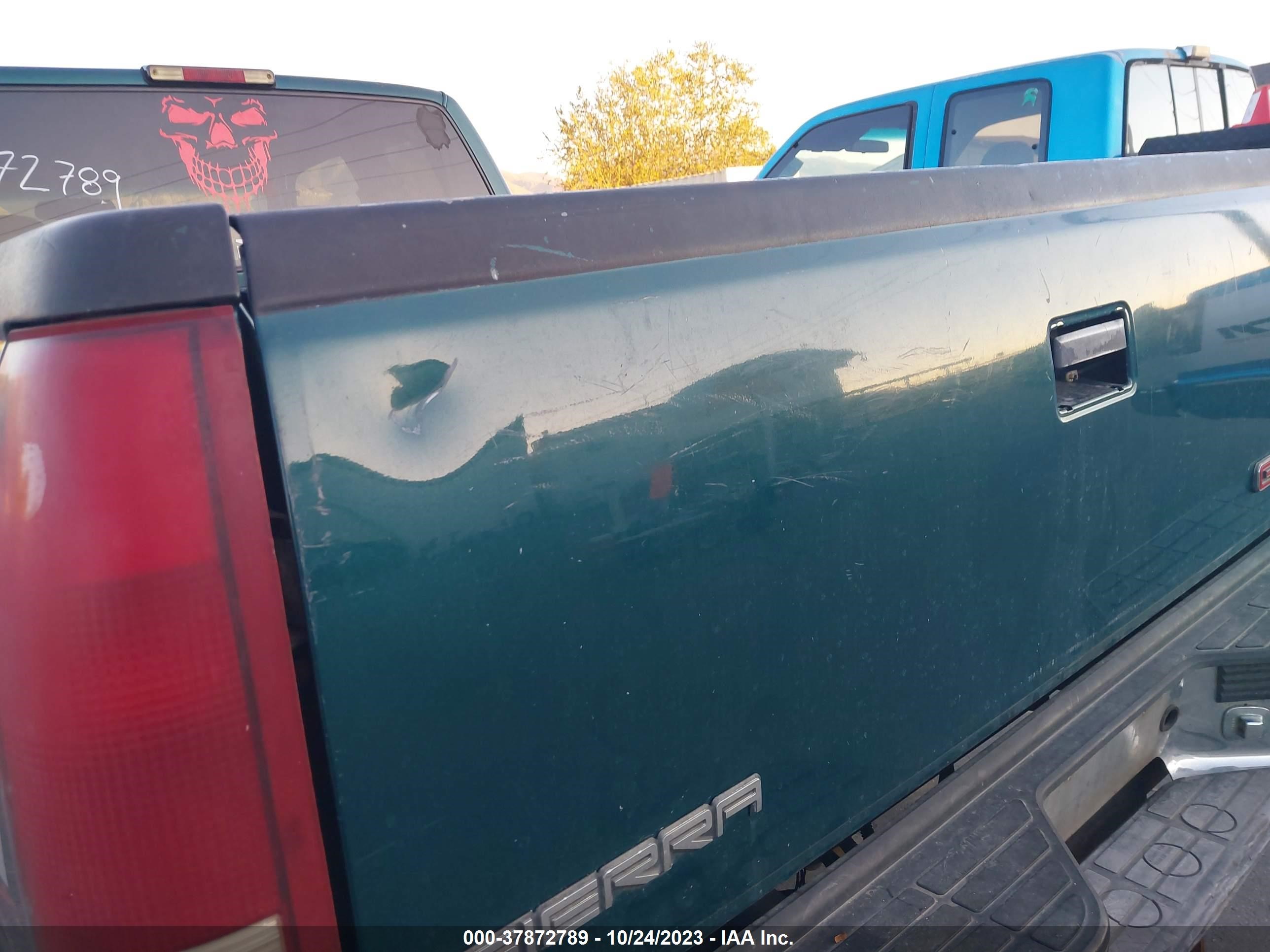 Photo 5 VIN: 2GTEK19R3V1527565 - GMC SIERRA 