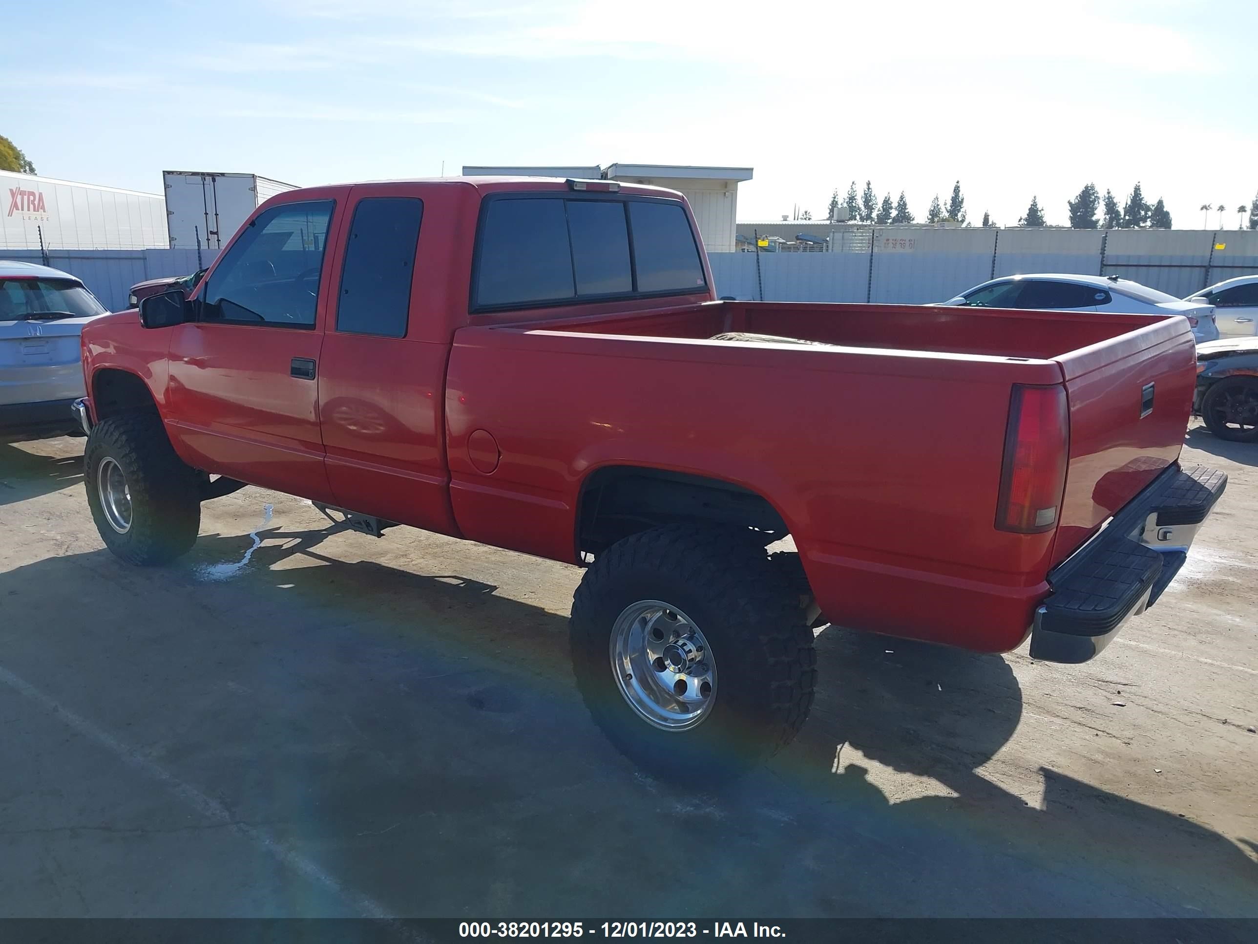 Photo 2 VIN: 2GTEK19R3V1548478 - GMC SIERRA 