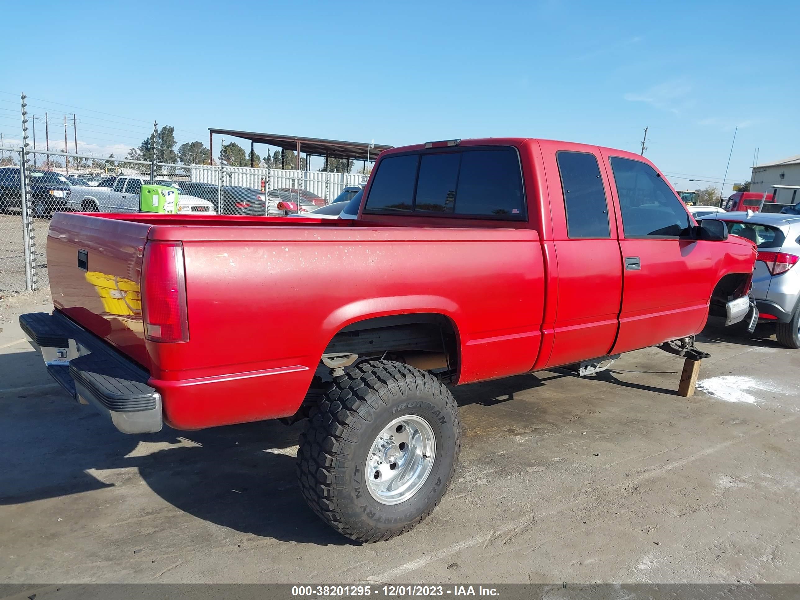 Photo 3 VIN: 2GTEK19R3V1548478 - GMC SIERRA 