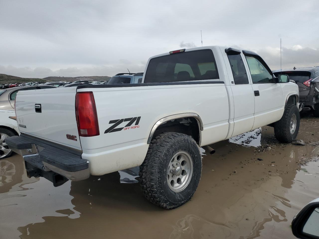 Photo 2 VIN: 2GTEK19R4W1523087 - GMC SIERRA 